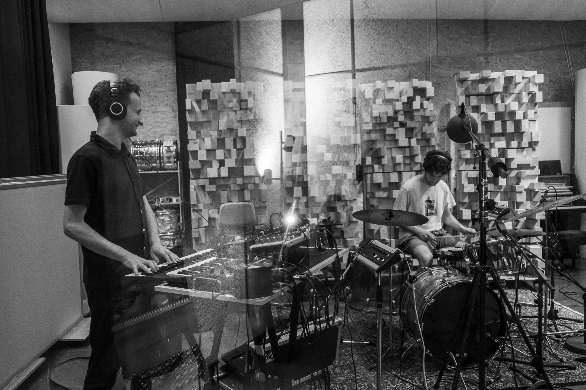 Recording the EP at Studio De La Fonderie [pic by Raquel Dias]