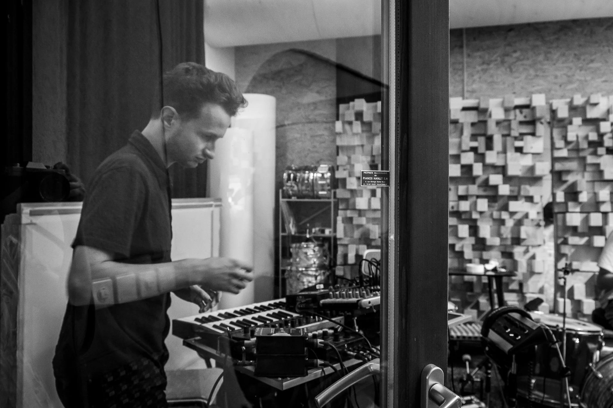 Recording the EP at Studio De La Fonderie [pic by Raquel Dias]
