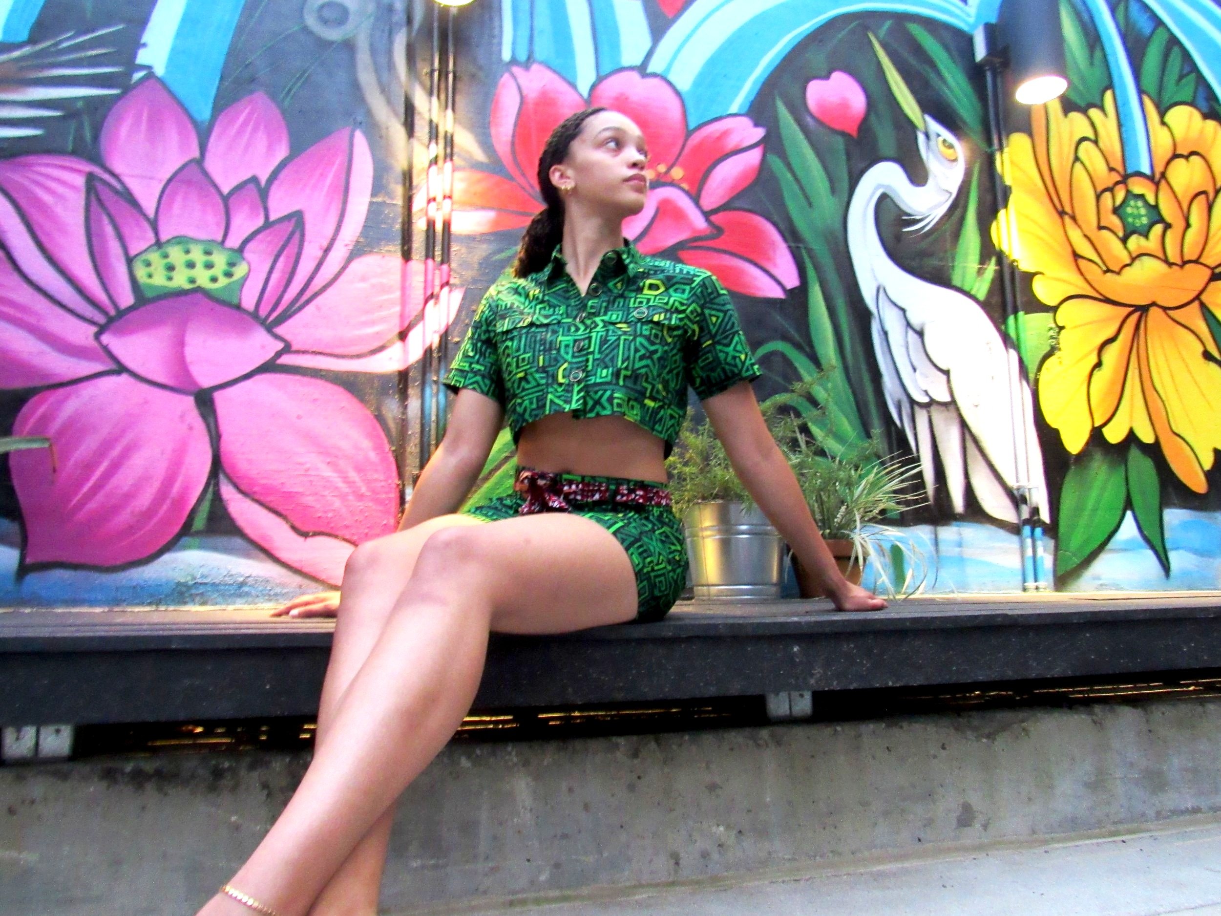 EMERALD SIGNATURE CROP TOP