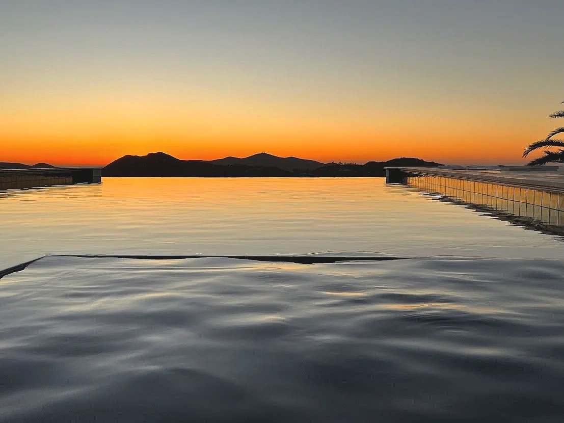 Infinity Pool Construction