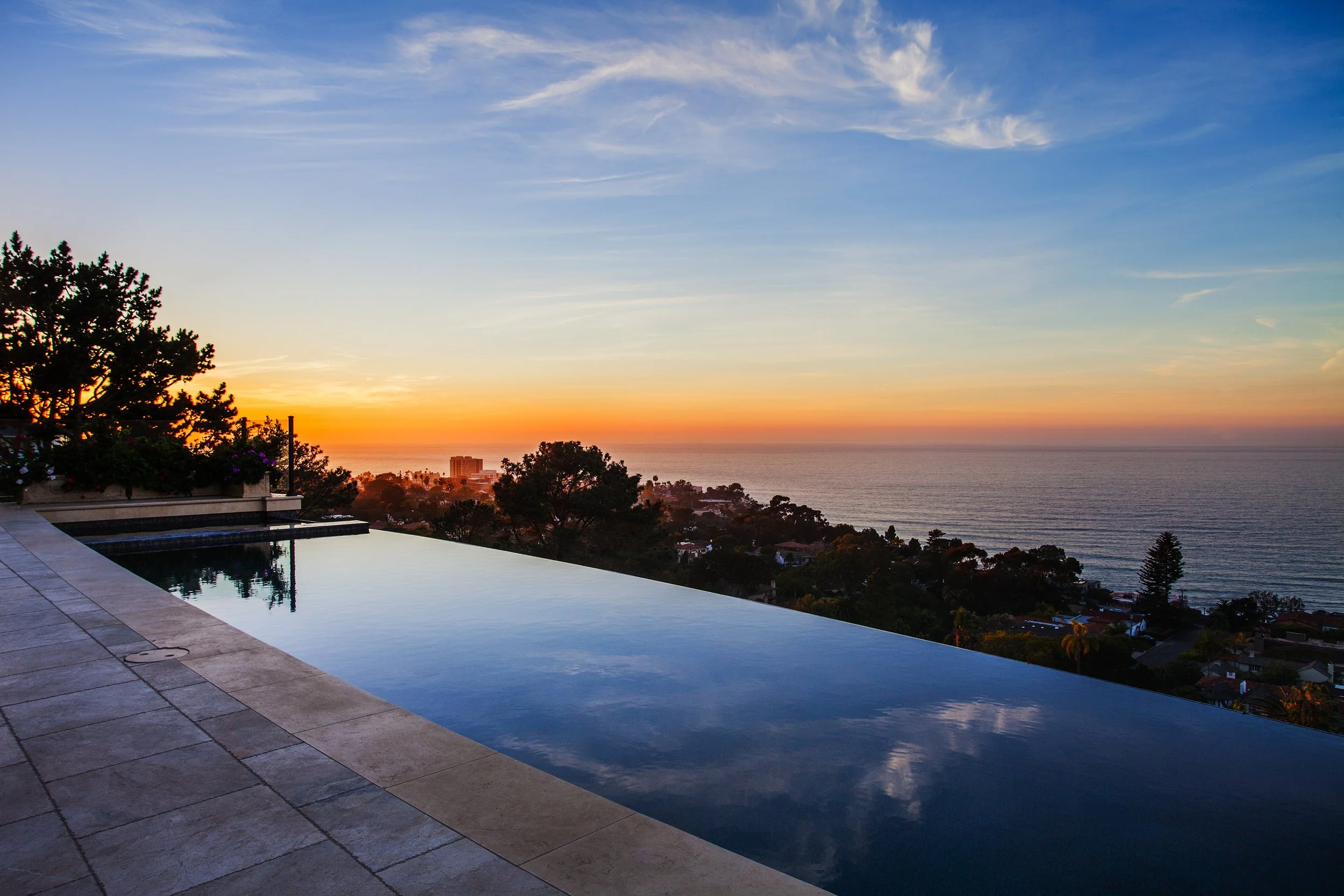 Infinity Pool Construction: Design, Costs, and Installation Guide