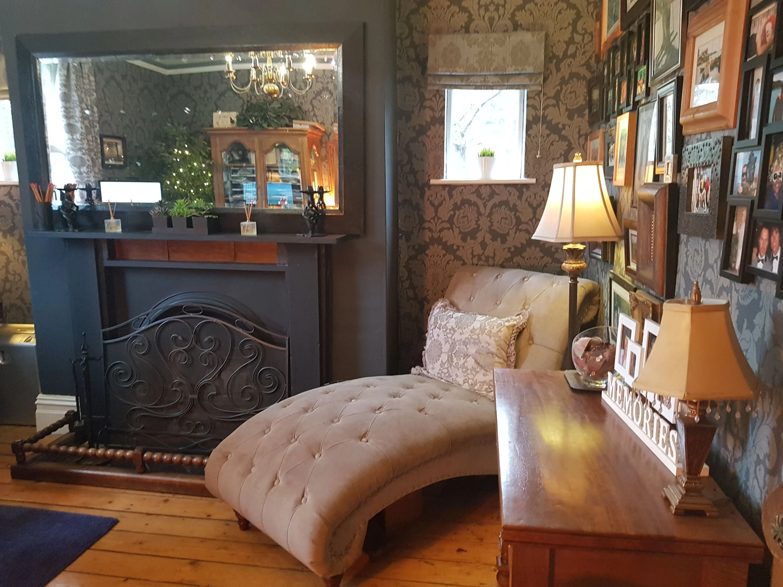 Gallery 009.jpg
