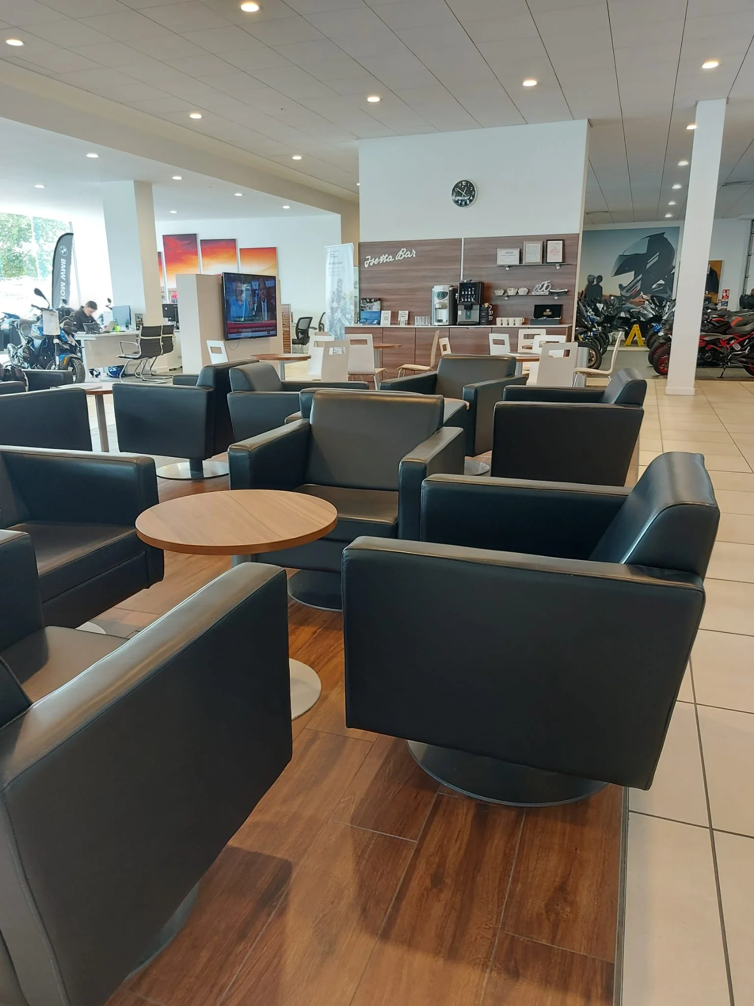 Gallery 014.jpg