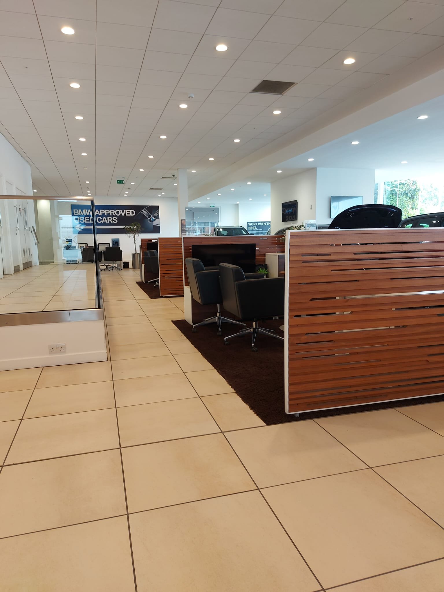 Gallery 007.jpg