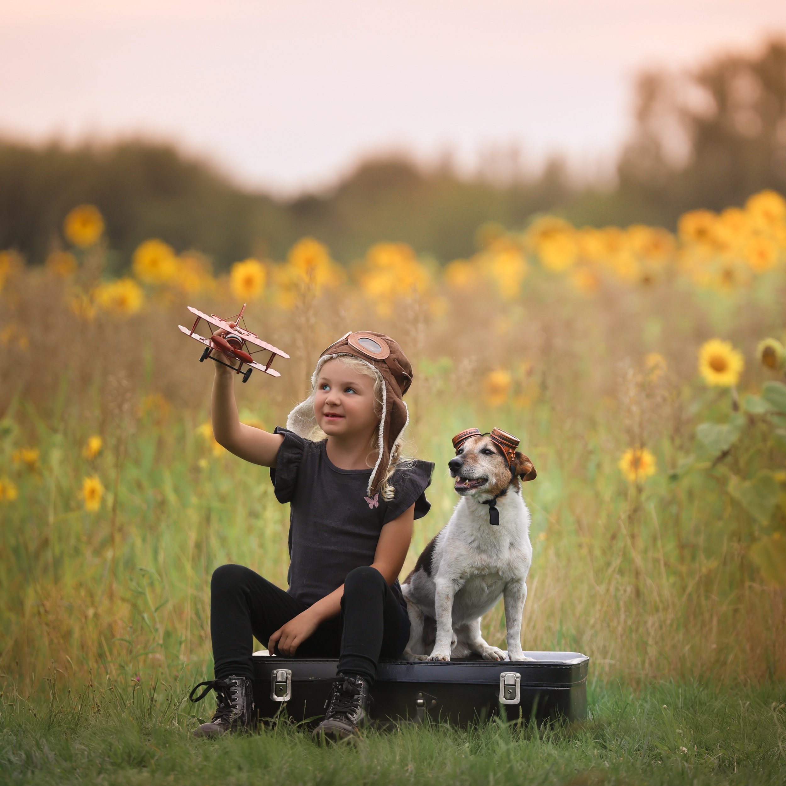 kinderfotografie-piloot-spelen-met-hond.jpg