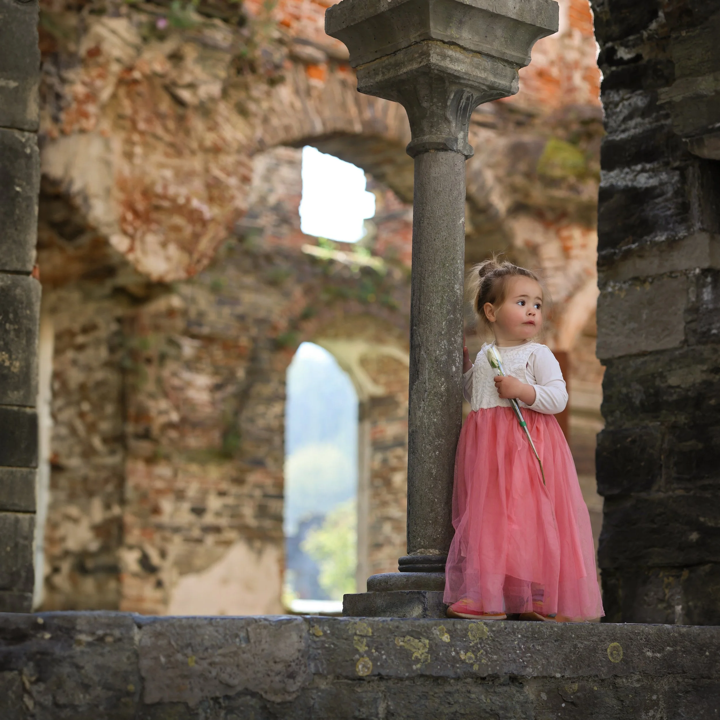 kinderfotografie-prinses-bij-ruines.jpg