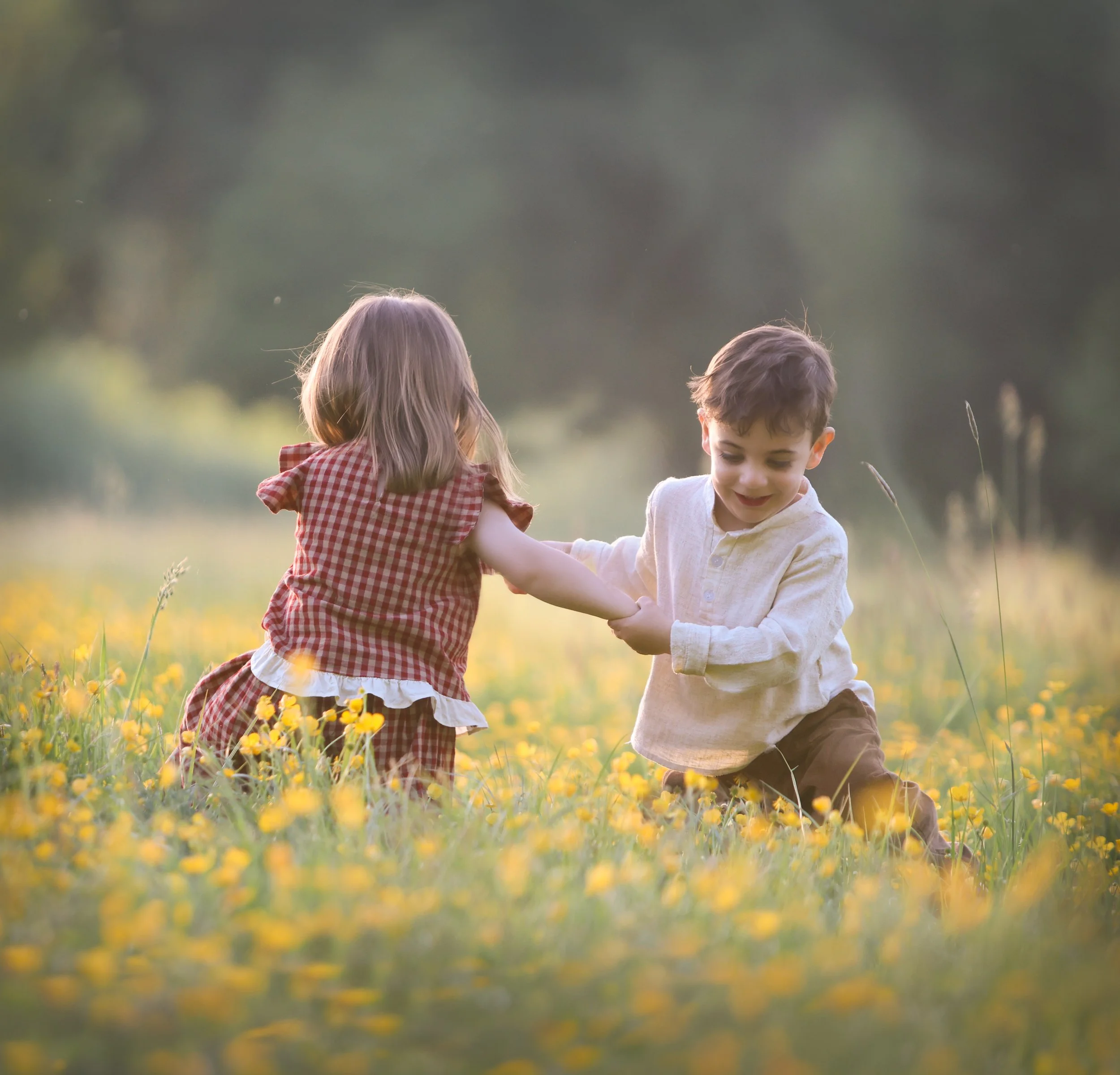 sprookjesachtige-kinderfotografie-bloemenveld.jpg