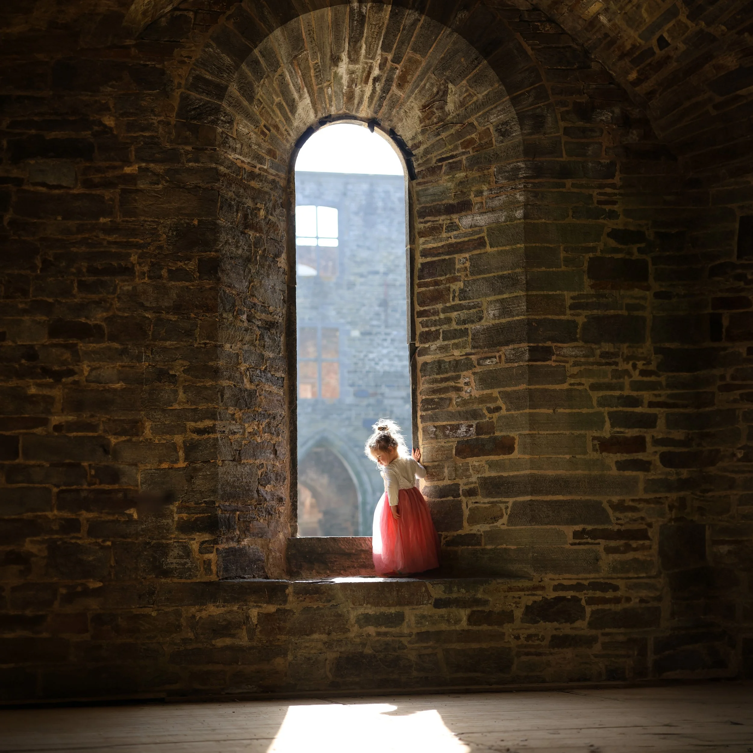 kinderfotografie-prinses-in-ruines-lichtinval.jpg