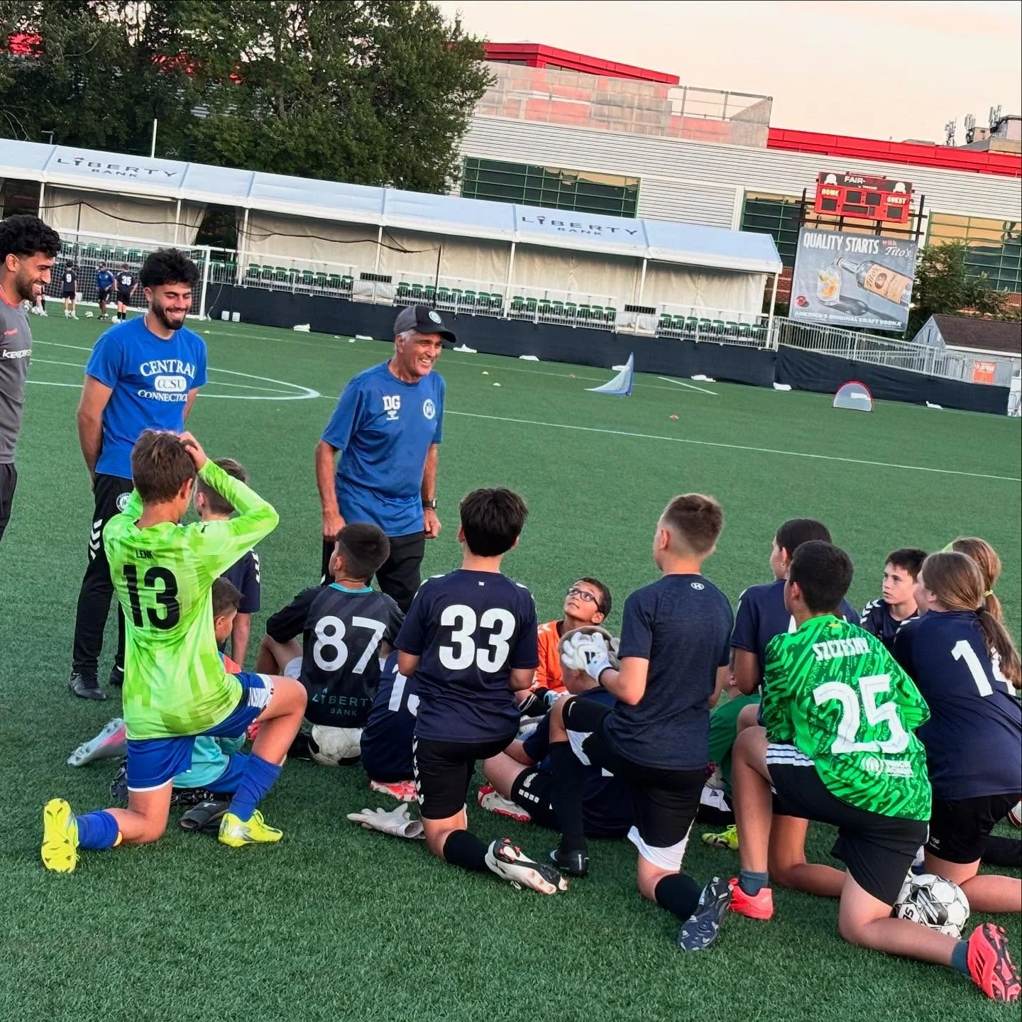 Join us in wishing the one and only @dangasparsoccer a very HAPPY BIRTHDAY and for another successful year of coaching hundreds of goalkeepers across the US. ⚽️🧤🥳🎉🧁