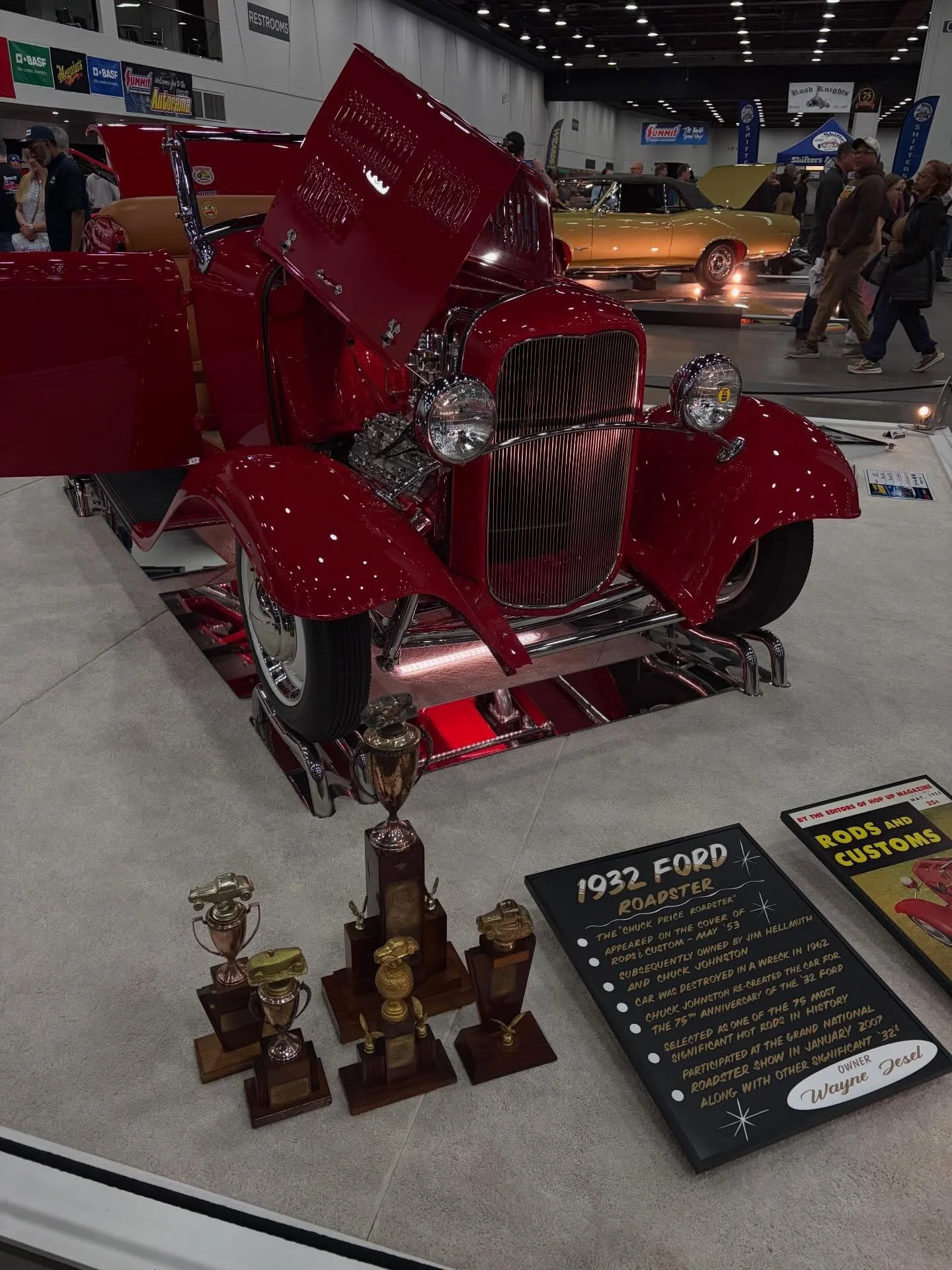 Views from Detroit Autorama and the Great 8 contenders. There&rsquo;s so much to see we may need to come back next year! It was very inspiring, congratulations to @john_boerema for their win on the greatest &lsquo;36. Well deserved. 

#carshows #detr