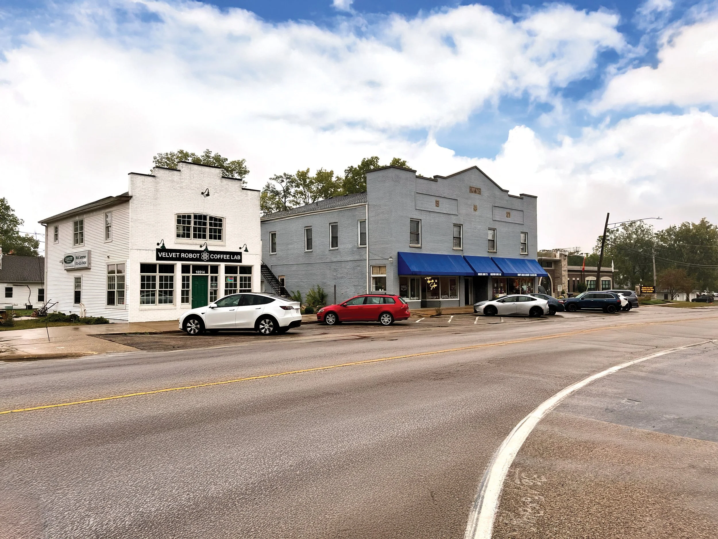 Downtown Roscoe attracts 900,000+ annual visits from 170,000 individual visitors, drawing customers from across the region including Rockford, Rockton, Beloit, and Belvidere.