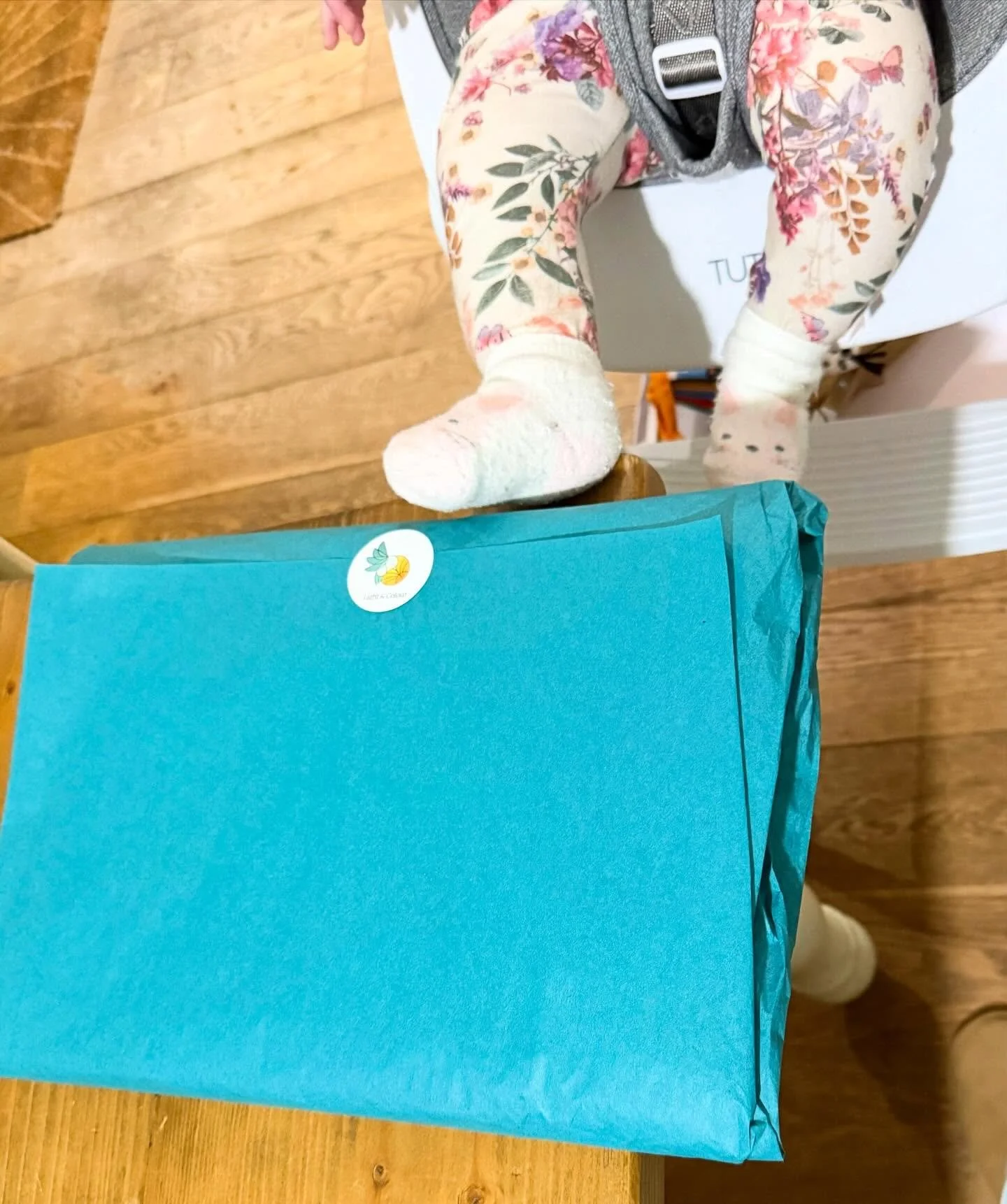 Packing orders with my little helper 💌