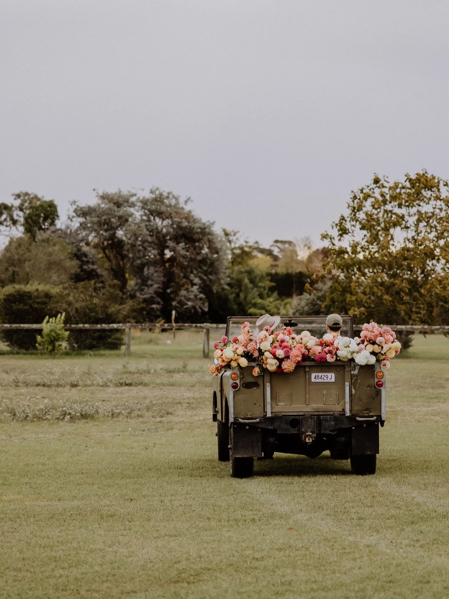 Your Easter Saturday plans, sorted 🌸🍩☕️

Flowers, coffee, doughnuts &amp; vintage Land Rovers&hellip; the collab you&rsquo;ve all been waiting for.
I&rsquo;ll be popping up at Old Wheels Grind from 8am with all the good stuff.

I&rsquo;ll have a be