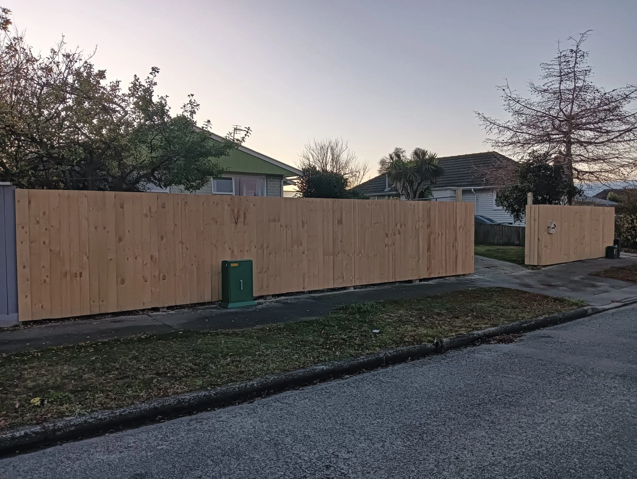 Key Pointers When Constructing a Timber Paling Fence