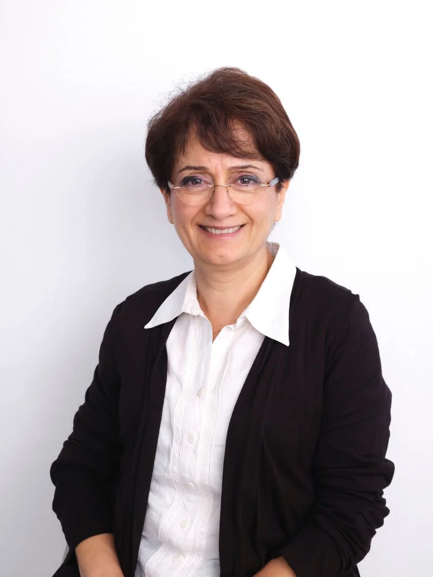 Maryam Mohajer   Associate 