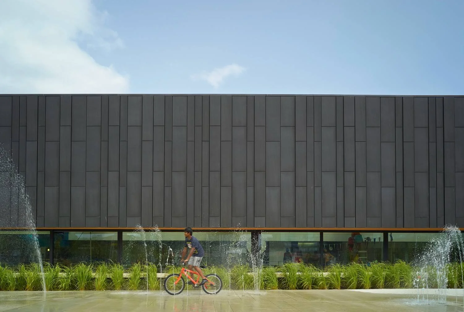 MJMA-Regent-Park-Aquatic-Centre-Ext202-Shai-Gil.jpg