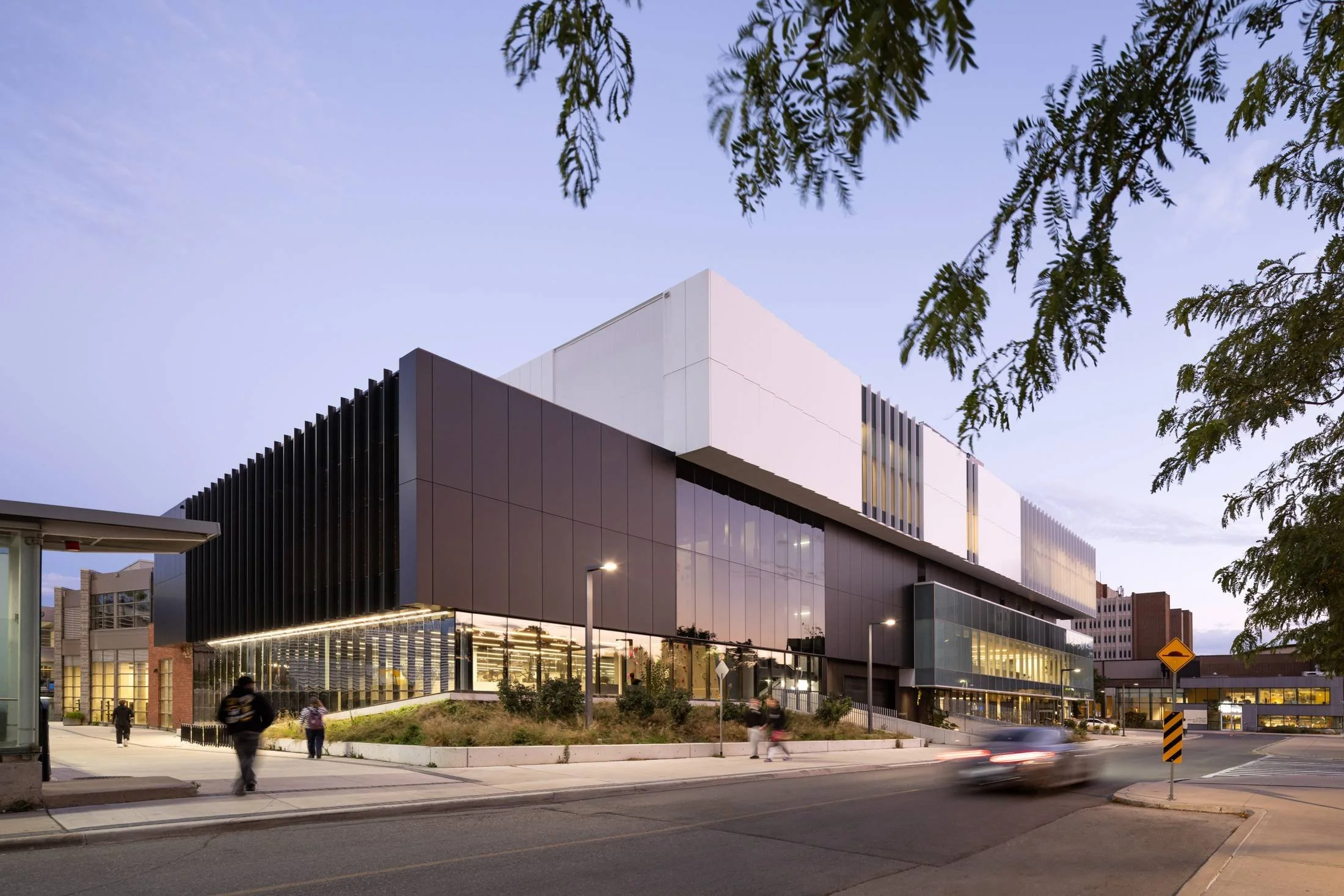 McMaster-HUB_Ext115_med.jpg