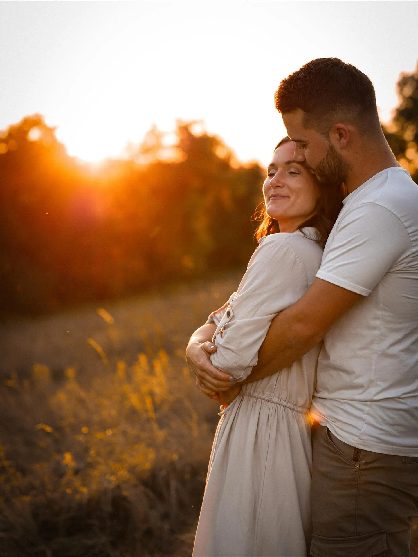 Manchmal braucht es gar nicht viel.
Nur zwei Menschen, die sich ansehen –
und für einen Moment ist alles andere ganz still. โจ
Titel: perfect love
Band: Ophelia Wilde
#coupleshooting #sunsetshooting #zeitzuzweit 
#carografie #paarshooting