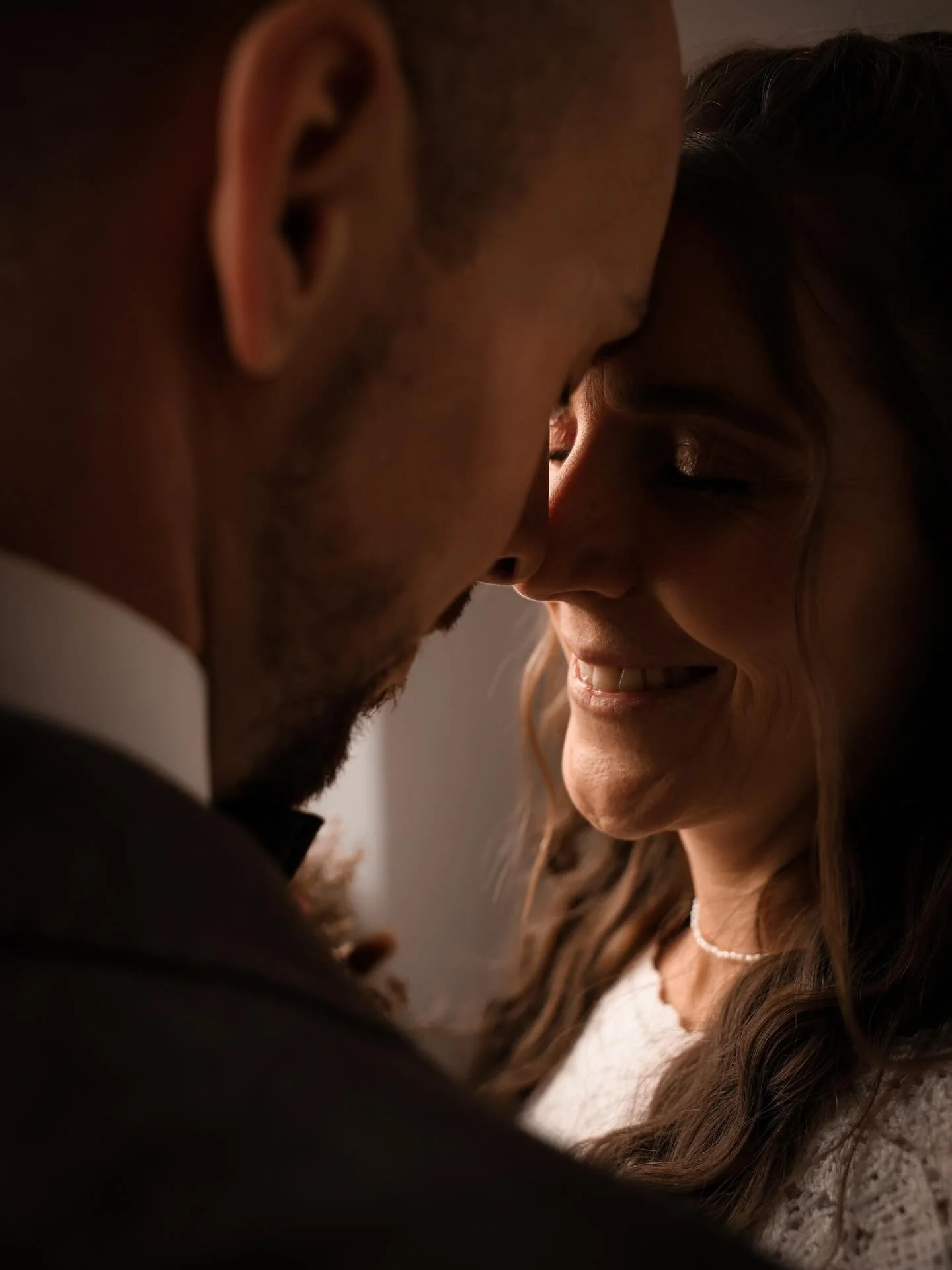 𝙕𝙚𝙞𝙩 𝙫𝙚𝙧&auml;𝙣𝙙𝙚𝙧𝙩 𝙖𝙡𝙡𝙚𝙨 &ndash; 𝙖𝙪&szlig;𝙚𝙧 𝙙𝙖𝙨 𝙒𝙚𝙨𝙚𝙣𝙩𝙡𝙞𝙘𝙝𝙚. ✨💛

Aus zwei Menschen wird ein gemeinsames Leben.
Aus Liebe wird Zuhause.
Und aus diesem Zuhause wachsen Kinder, Erinnerungen, Generationen.❤️