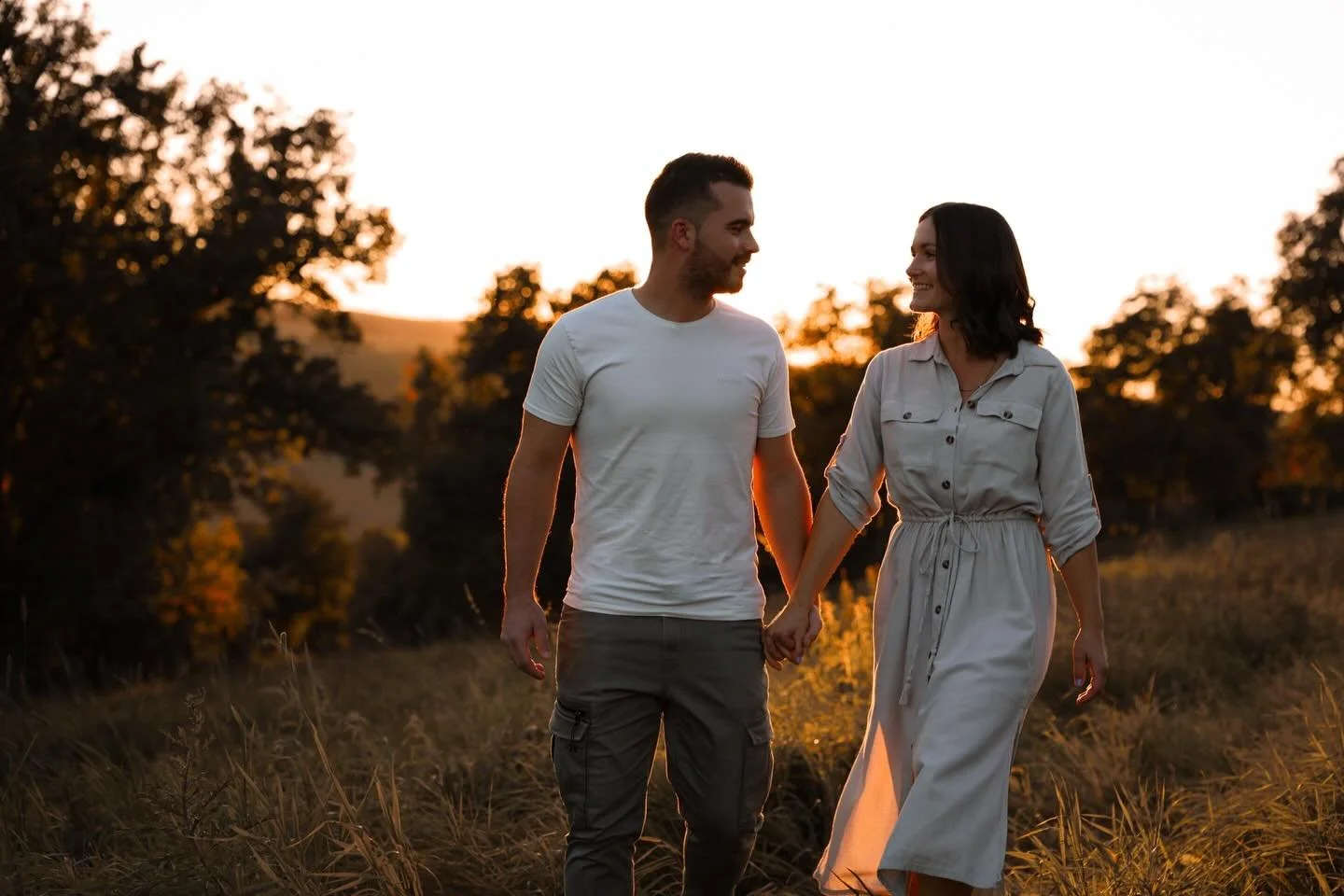 𝙕𝙪𝙨𝙖𝙢𝙢𝙚𝙣 𝙞𝙨𝙩 𝙠𝙚𝙞𝙣 𝙊𝙧𝙩.
𝙀𝙨 𝙞𝙨𝙩 𝙚𝙞𝙣 𝙂𝙚𝙛&uuml;𝙝𝙡. ✨💛

#sunsetshooting #paarshooting #liebe #outdoorshooting summersunset