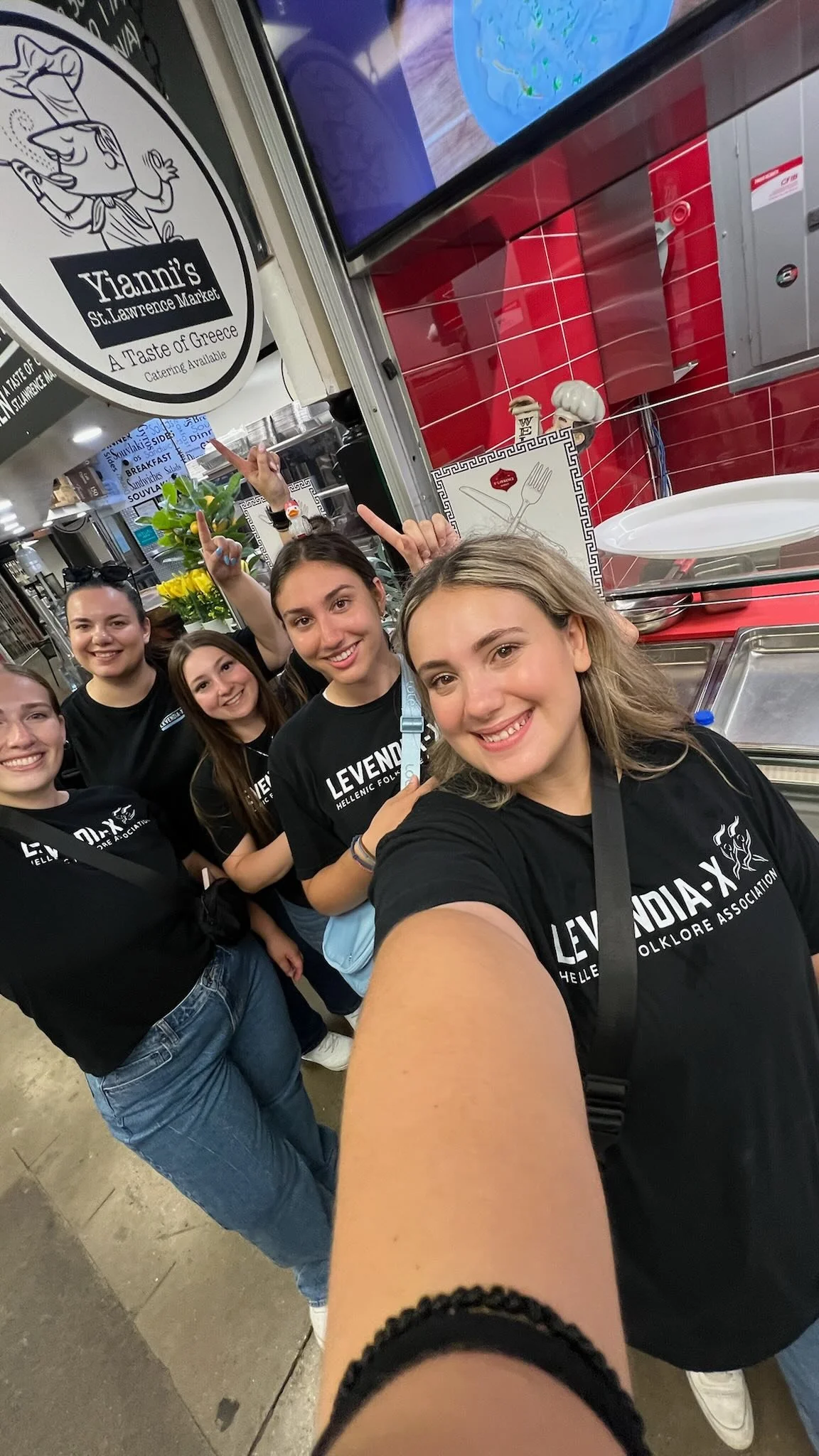 π₯Still thinking about our epic performance weekend that spanned between two cities!
Thank you @yiannisgreekkitchen for having us again at @stlawrencemarket’s Taste of Greece last weekend! We had a blast π©΅
#torontogreeks #dancegroup #levend