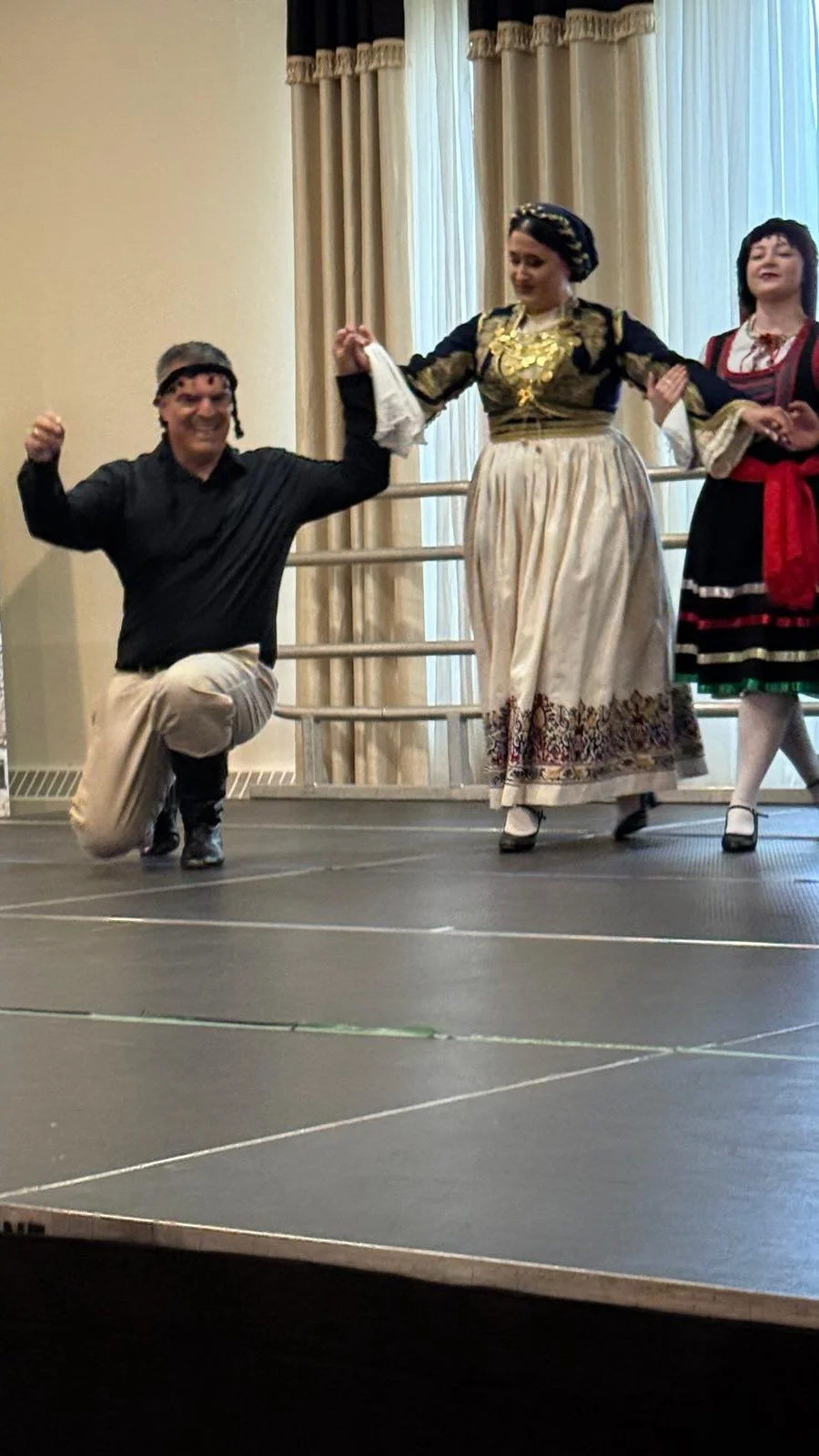 π We’re looking for performers who are ready to bring some serious energy to the dance floor!
π₯ Take your passion for Greek dance to the next level and join our Performing Group (18+)
β¨If you’re looking to enhance what you already kno