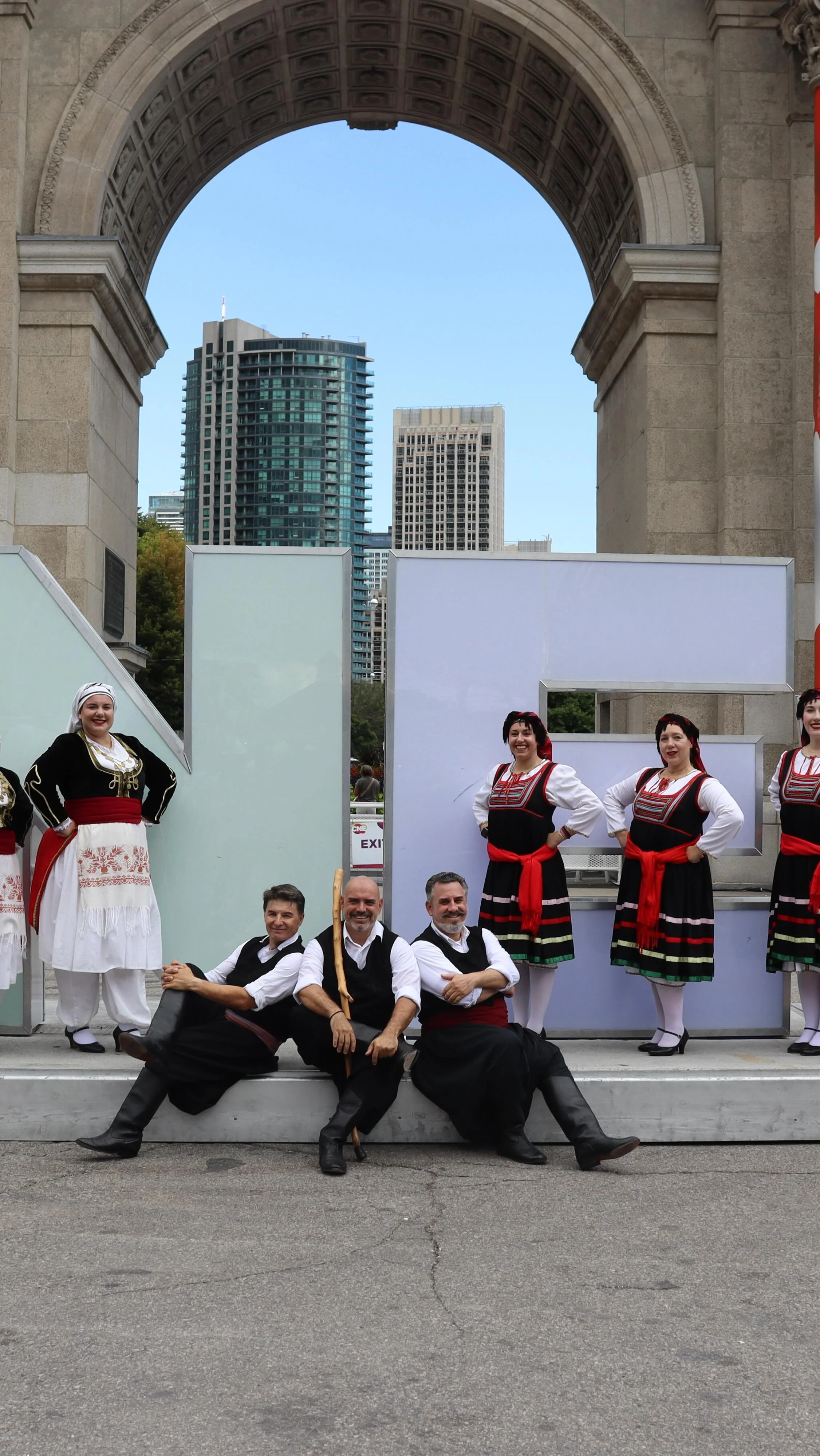 π The guys had waaaaay too much fun with this trend π₯
#torontogreeks #dancegroup #levendiax #greekdancegroup #torontogreekdance #greekdance #letsgototheex #cne #comedyreels #throwingafit