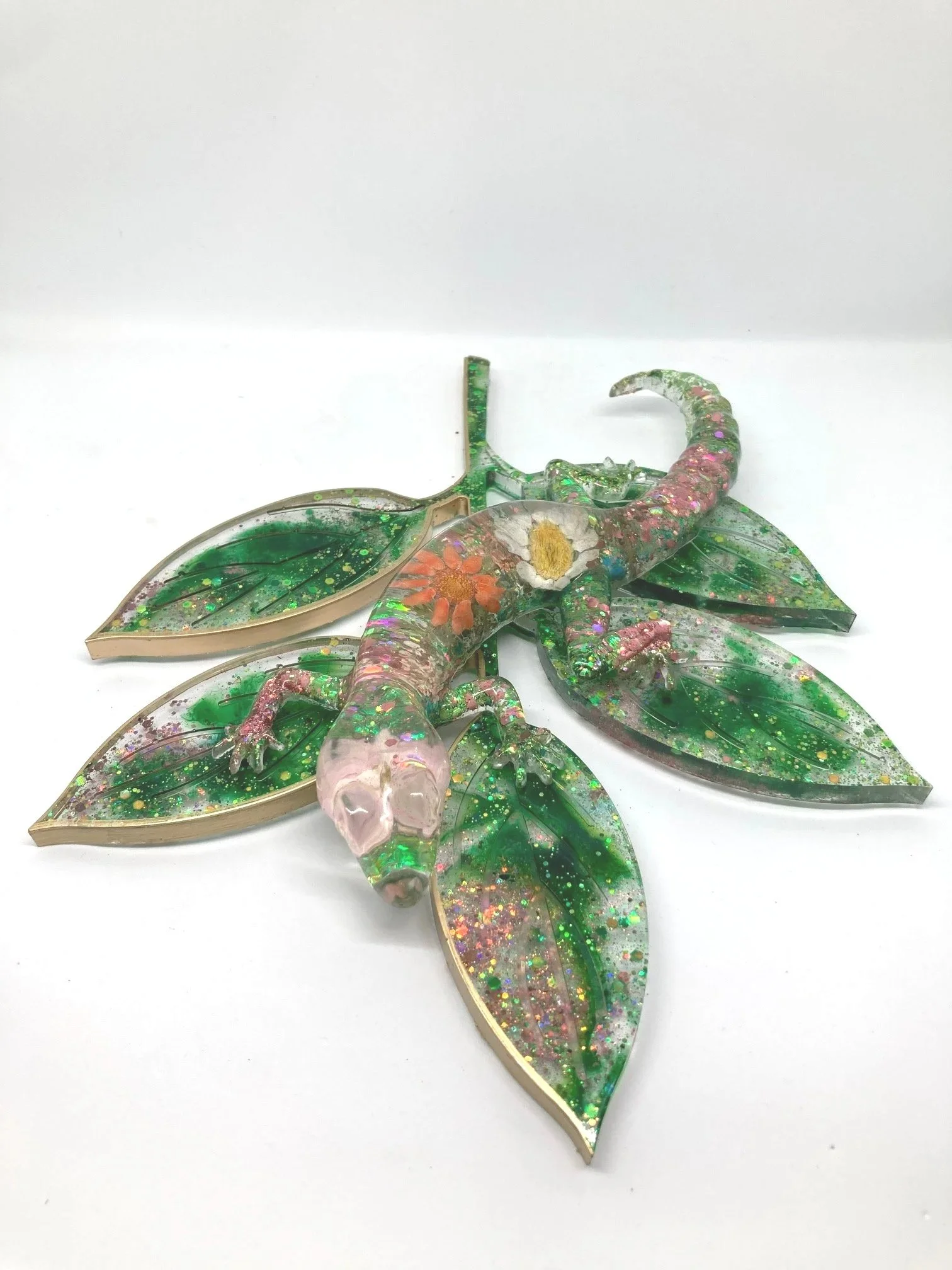Resin+Figurine_Flowered+PinkOrange+Salamander+on+Leaf.jpg