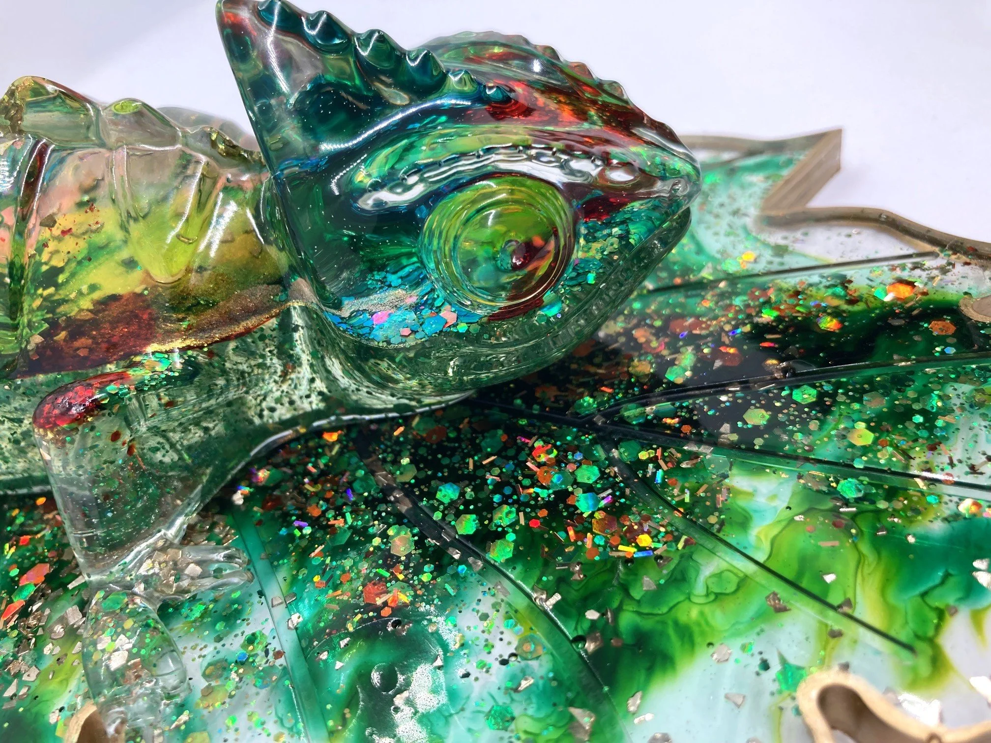 Resin Figurine_Rose Golden Chameleon on Leaf_SideEye.jpg
