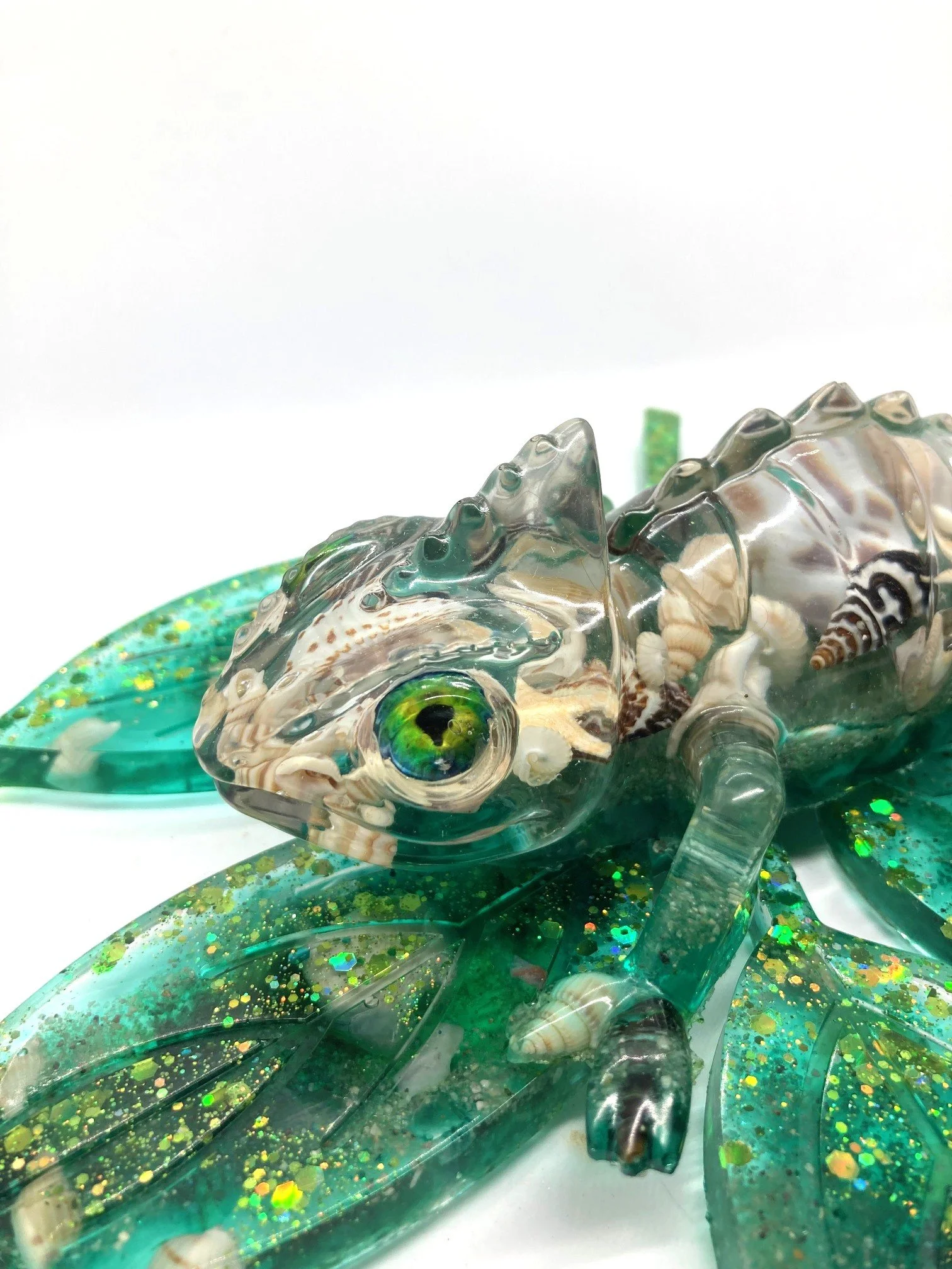Resin Figurine Shell Yeah Chameleon on Leaf_Side Eye.jpg