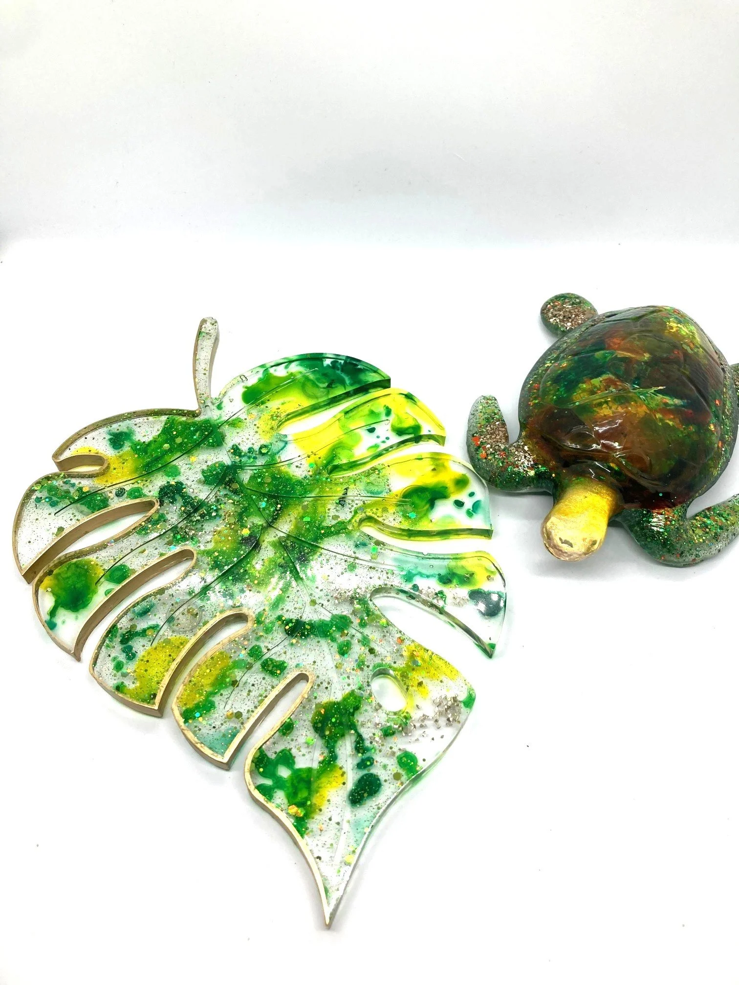 Resin Figurine_Golden Rainbow Turtle on Leaf_Separated.jpg