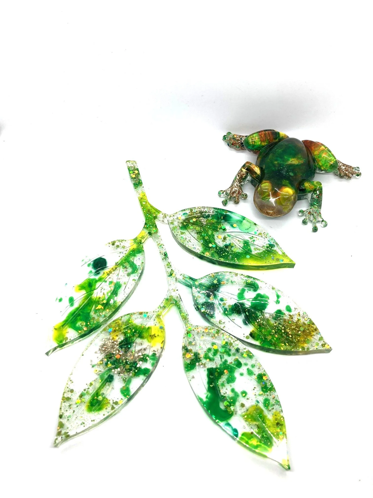Resin Figurine_Golden Rainbow Frog on Leaf_Separated.jpg