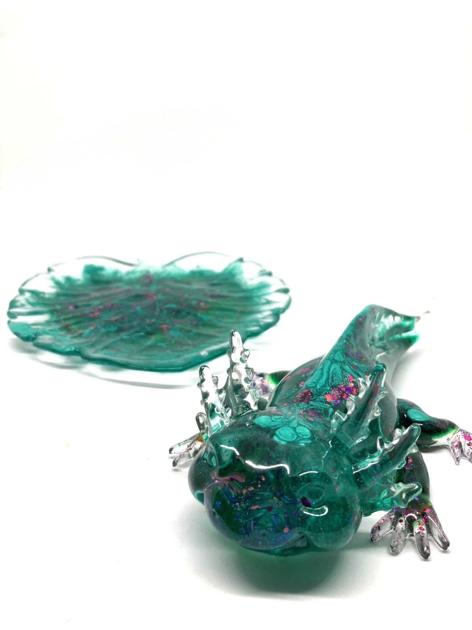 ReasinFigurines_Small_SplatterAxolotlOnSmallLeaf_TealSplatter_WithMatchingMushroom_Separated.jpg