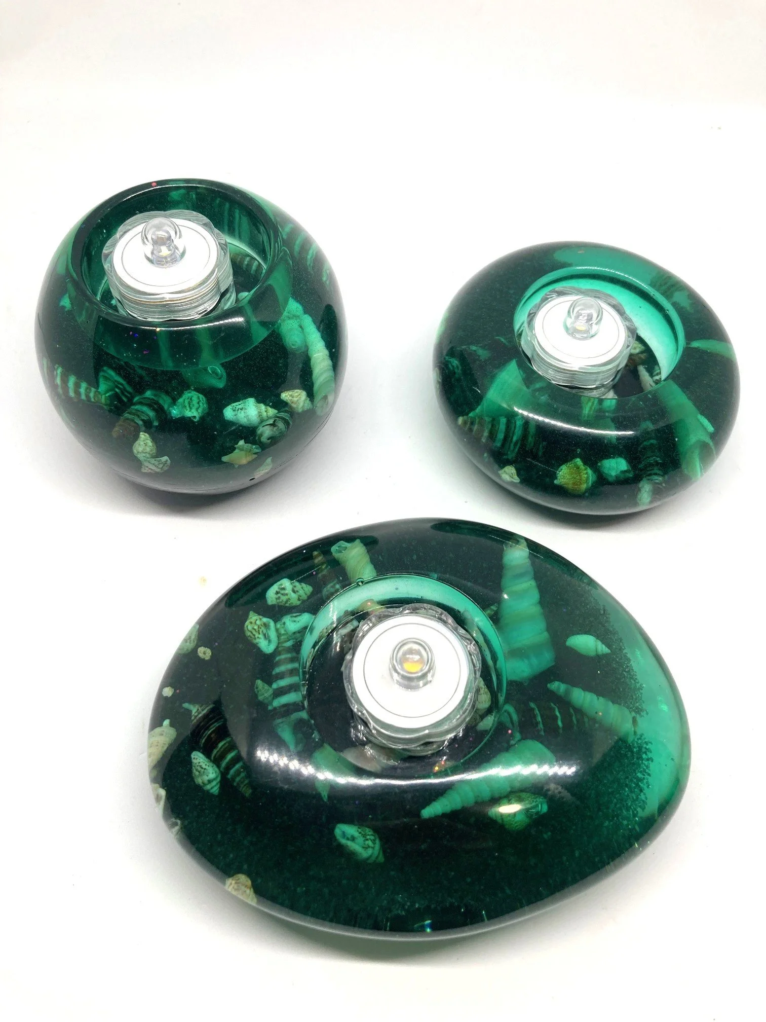 Large Polished Stones Resin Votive with Black Sand and Seashells, including LED Lights
