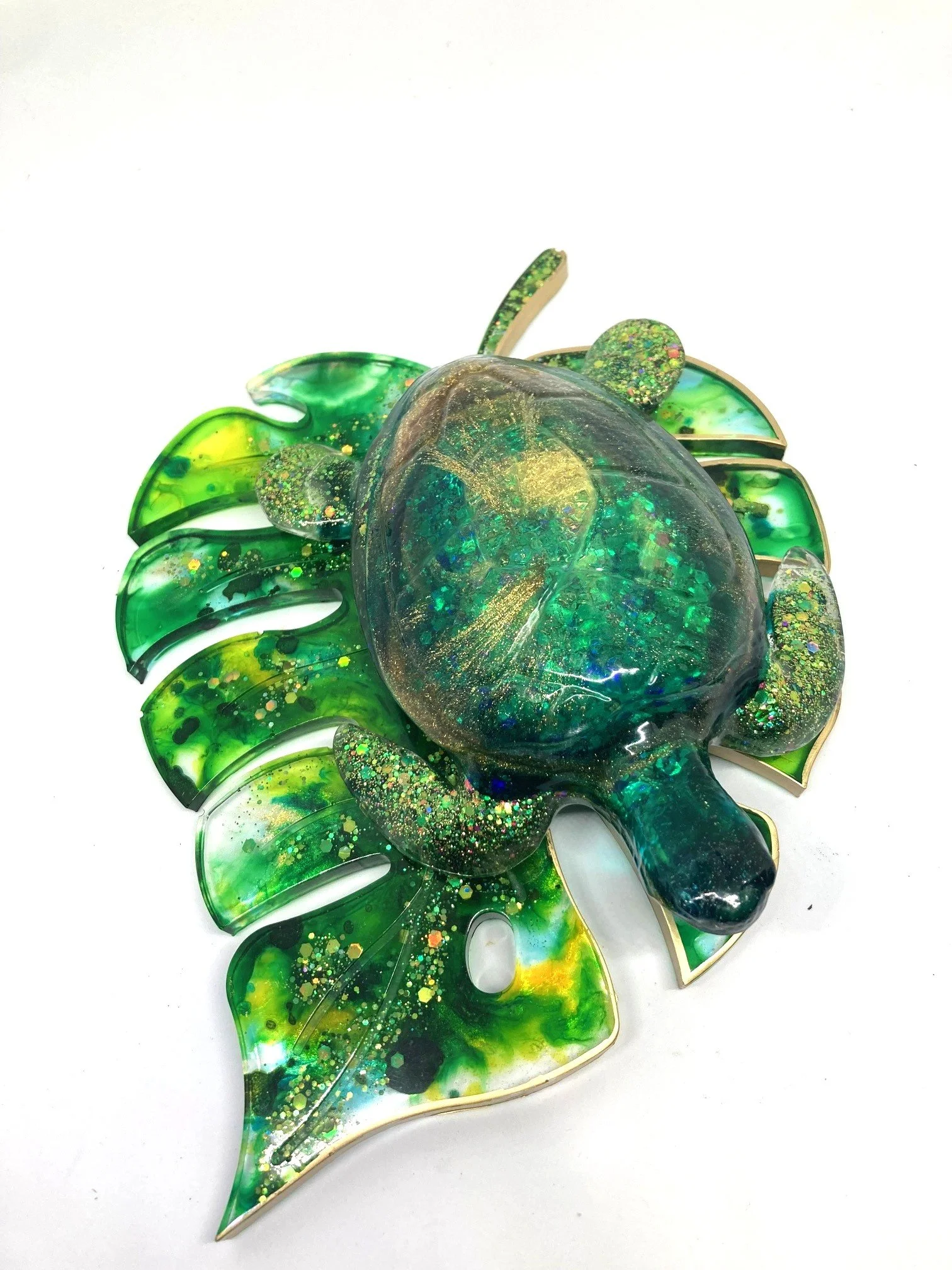 Under the Golden Sea~ Turtle Figurine on Leaf