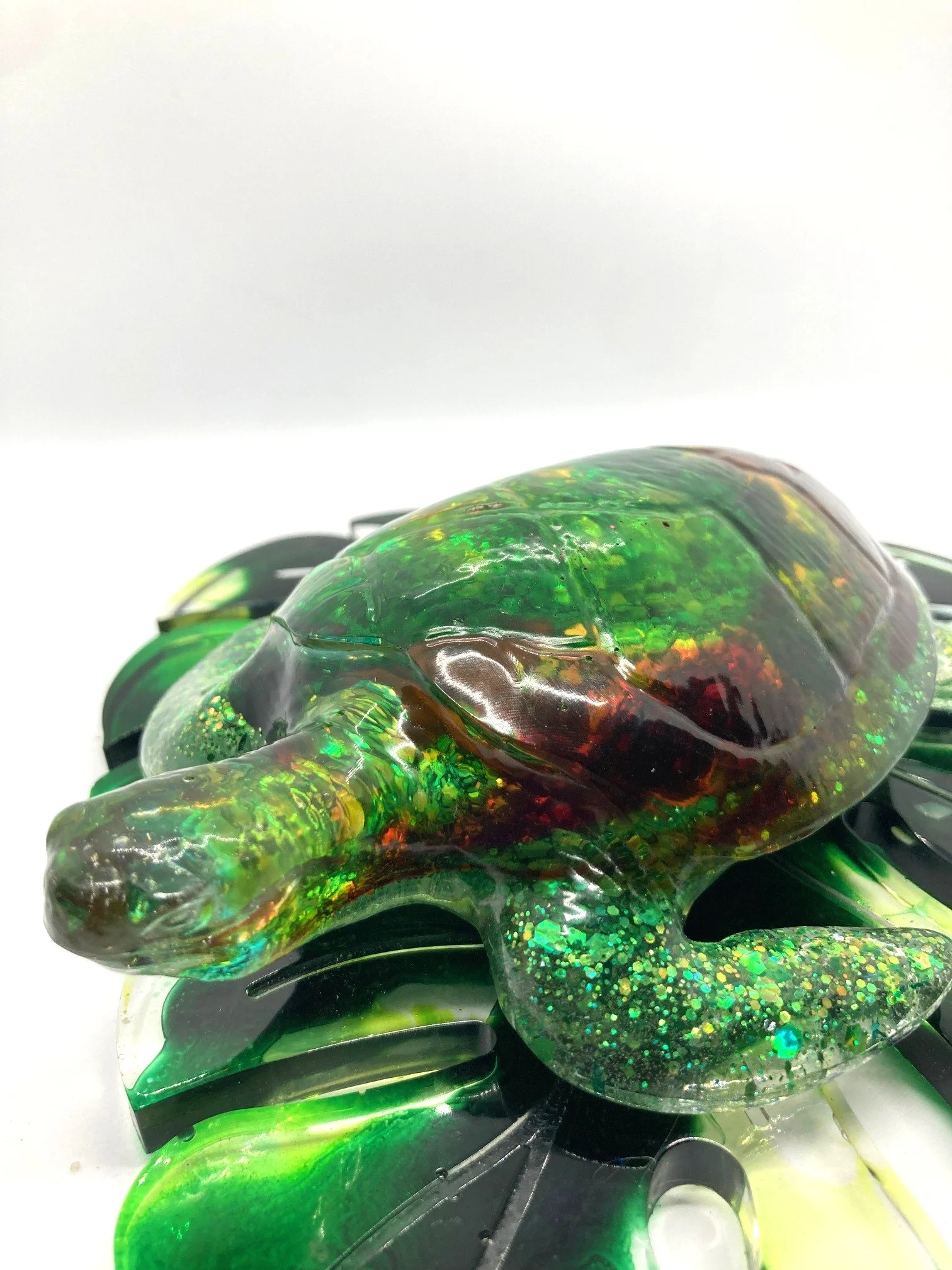 Resin Figurine_Red Green Turtle on Leaf_SideEye.jpg