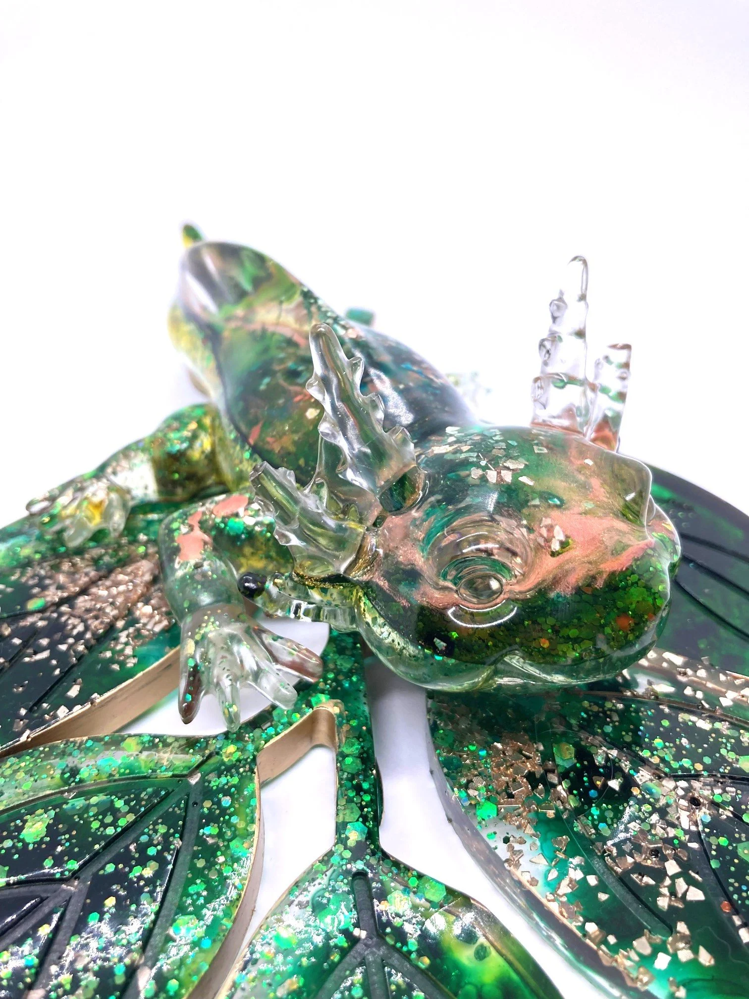 Resin Figurine_Rose Golden Axolotl on Leaf_SideEye.jpg