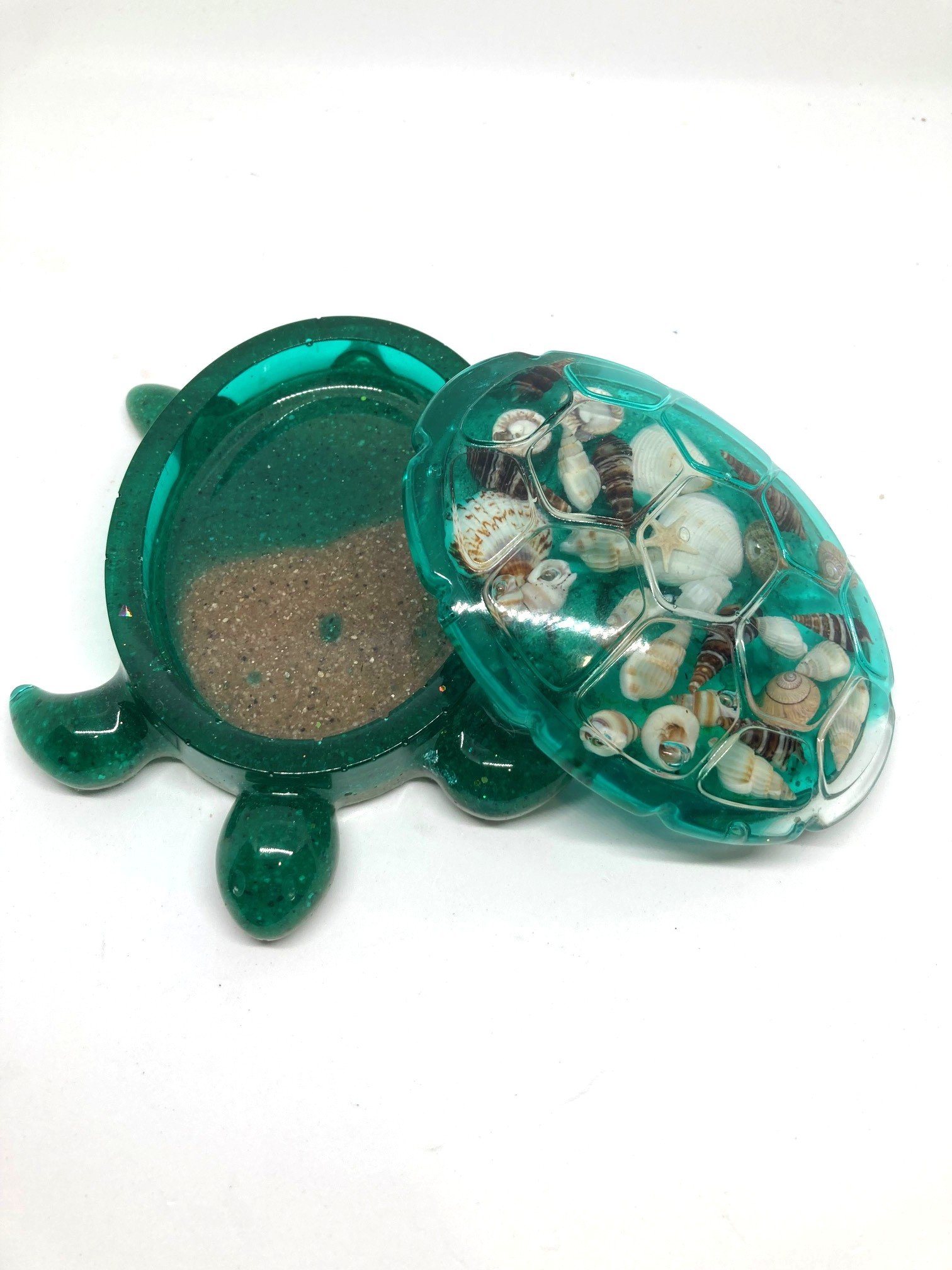 MediumTurtleDishWithLid_ShellYeahWithShells_OpenLidUpward.jpg