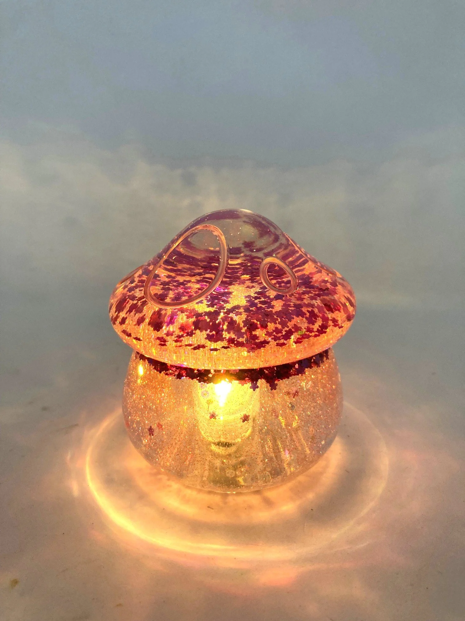 ResinDecor_MediumMushroomJar_Kawii Flowers_LitUp.jpg