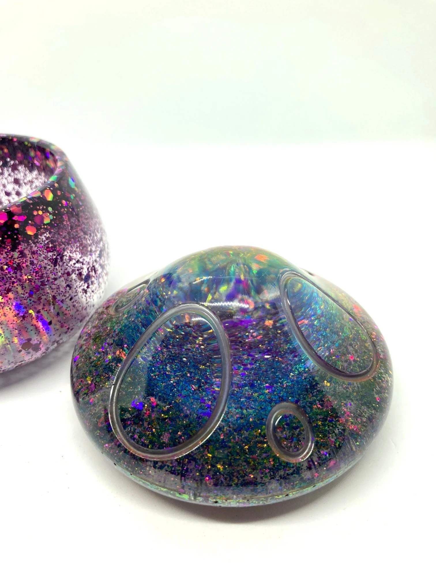 ResinDecor_MediumMushroomJar_Flabbergastetd_HoloLidCLoseUp.jpg