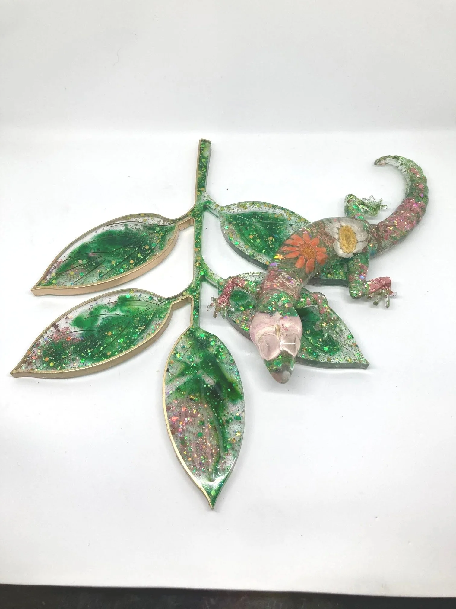 Resin+Figurine_Flowered+PinkOrange+Salamander+on+Leaf_Separated.jpg