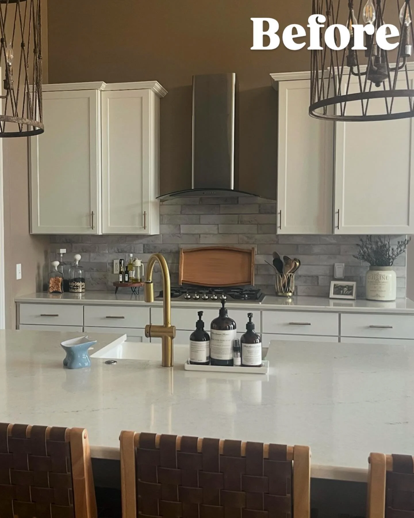 Builder grade and practical just got a facelift! 

*New wood hood over the existing vent with a beautiful custom finish completed by the homeowner and traded in the grey glossy backsplash for a beautiful textured stone*

Thanks to @mission_contractin