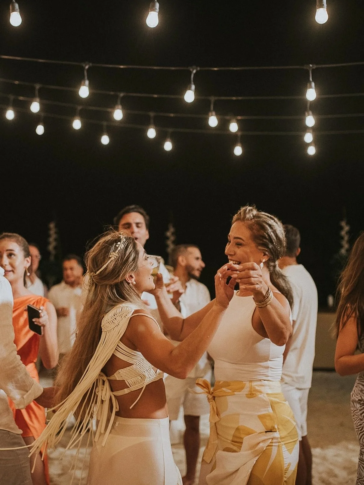 La luz de mi destino ✨🎂❤️ Que Dios te siga bendiciendo y sigamos bailando la vida!! Gracias por tu amor, tu alegr&iacute;a, tu energ&iacute;a y por simplemente ser mi mam&aacute;! FELIZZZ FELIZ CUMPELA&Ntilde;OS QUE SEAN MUCHOS MUUUUUUCHISIIIIIMOS M