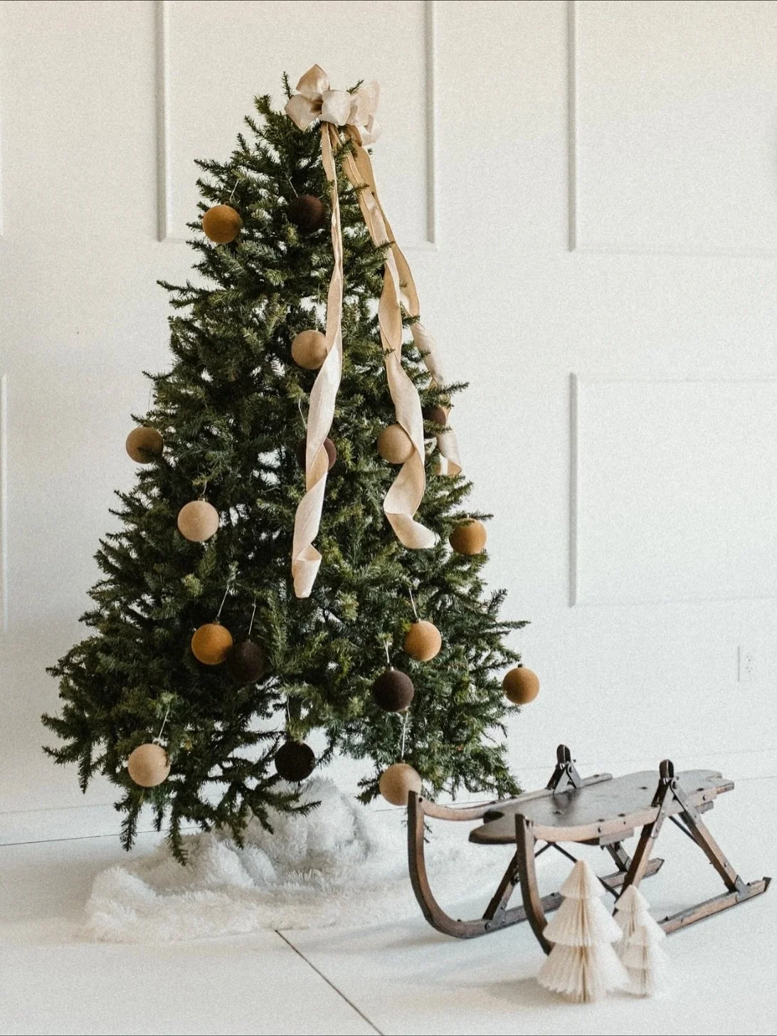 Set 4 is staying in the studio! The Sled Set will be available from October 22nd through December 31st 🎄
#ncphotography #jacksonvillencphotographer #jacksonvillencphotography #ncphotographer📷 #newbernnc #raleighnc #jacksonvillenc #washingtonncphot