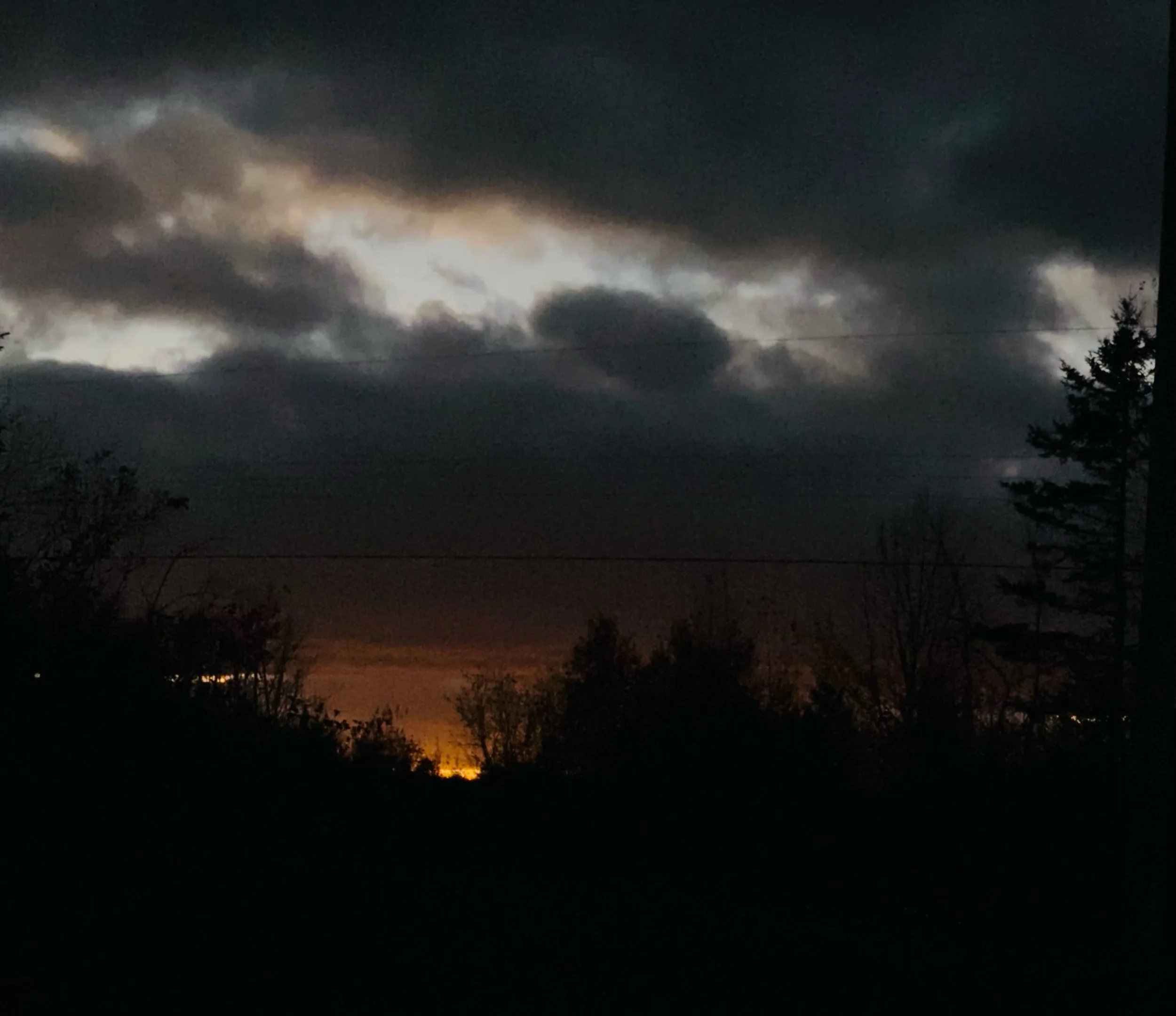 Samhain is almost here + this sky is bringing in the dreamy thin veil vibes. 
&hellip;..
🖤
&hellip;..