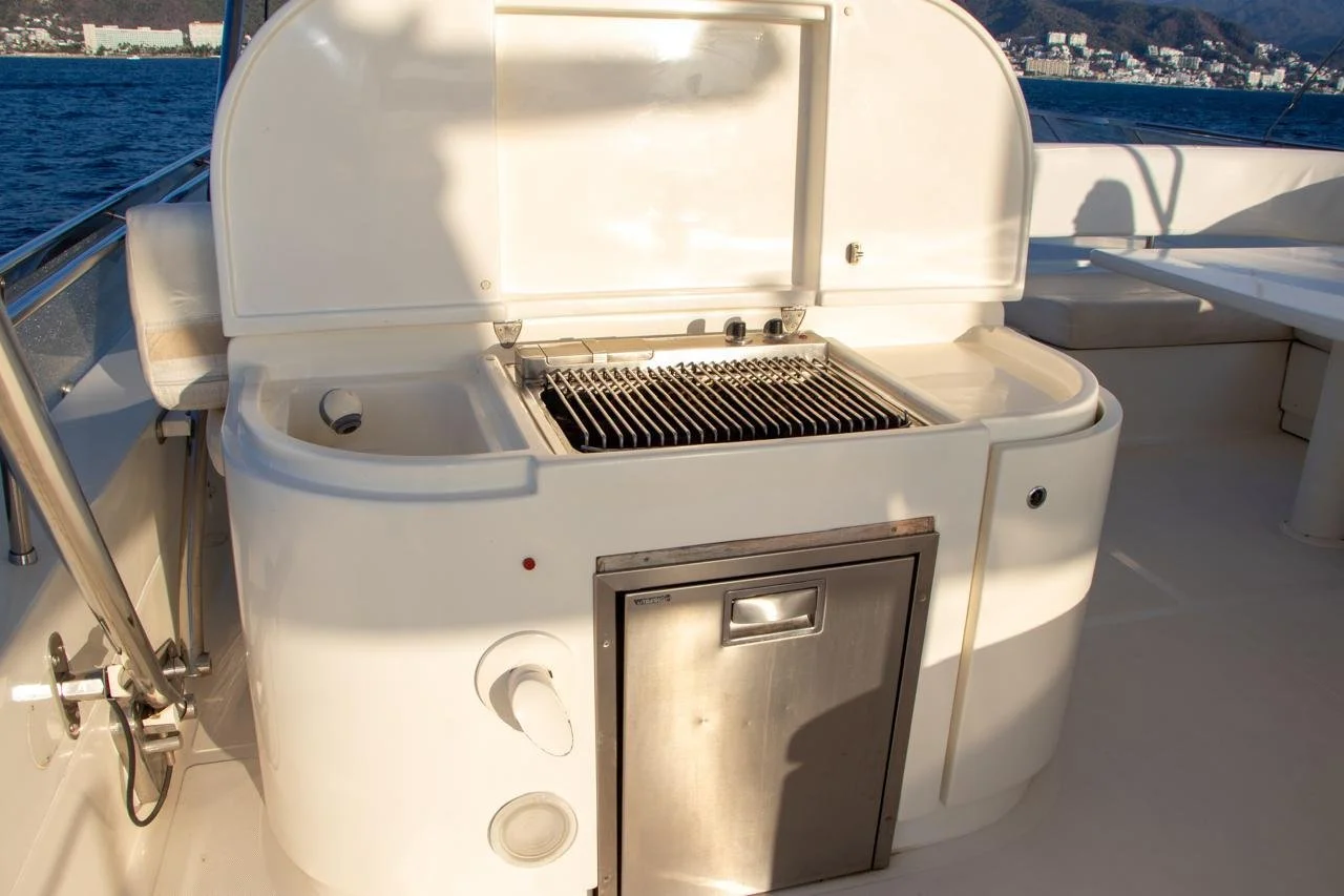 ꩜ $16,500 pesos/hora 

꩜ Capacidad máxima 20 personas

꩜ extras 7 pax


꩜  3 habitaciónes - 3 baños 

Cocina equipada -2  comedores 

1 barra con bancos 

Audio vía Bluetooth 

2 paddel Board 

1 isla flotante 

Agua embotellada 

Hielo 

Fruta tropi