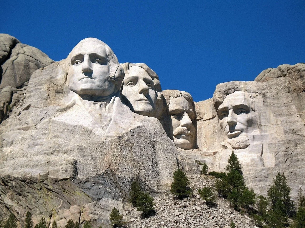 mt-rushmore-2147740_1280.jpg