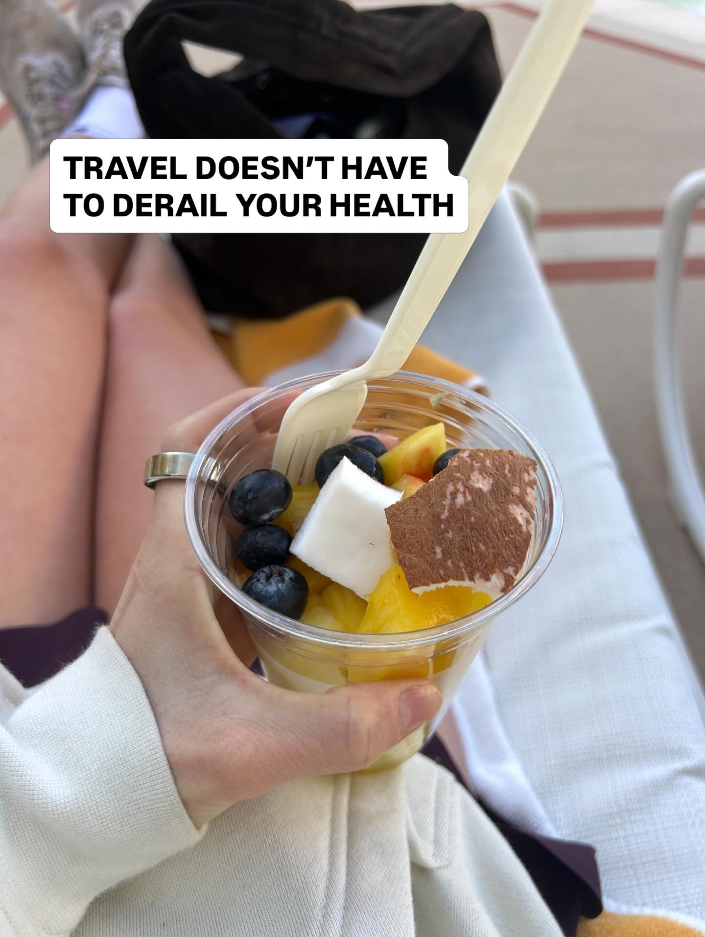 Travel doesn&rsquo;t have to derail your health. 👇🏼
Here are 5 things I do to feel good while traveling and keep up the rituals that support my well-being:

1 &mdash; Keep up movement
Whether it&rsquo;s walking a lot, going for a hike, swimming, or