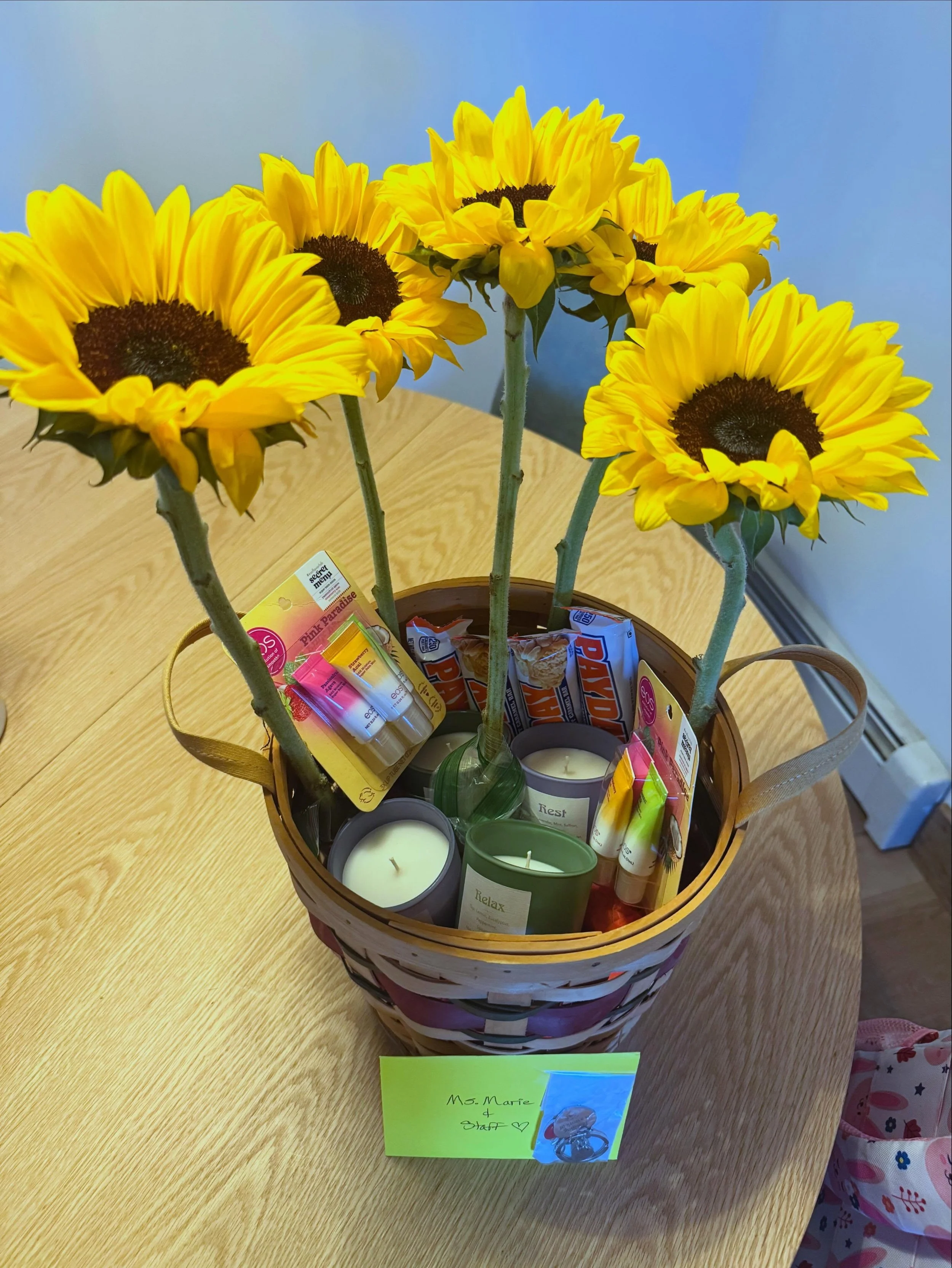 Unpopular opinion (for some these days&hellip;): GIVE. THE. GIFT! 🎁 

It&rsquo;s #teacherappreciationweek and as both a mom and person who has worked in an integrated preschool setting for almost 15 years now, the one thing that I always don&rsquo;t
