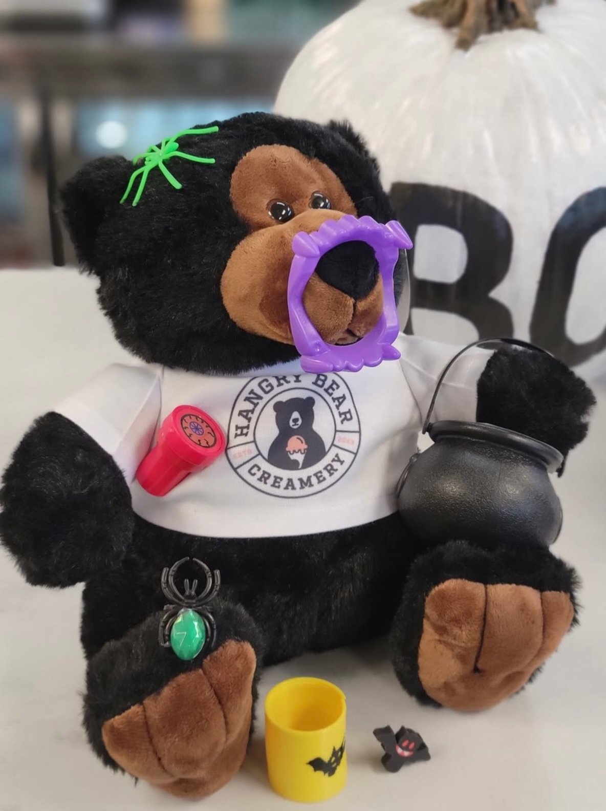 Stop by Hangry Bear during the candy trail tomorrow, Sunday, October 25th, from 2&ndash;4 PM to pick up a little cauldron filled with Halloween goodies while supplies last! 🎃 (Bear not included.) 🐻